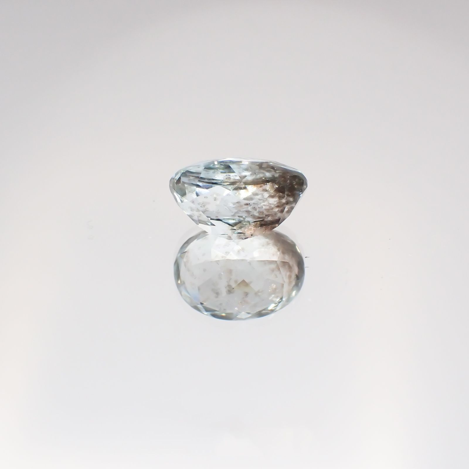 アベンチュリンアクアマリン(宝石名アクアマリン) ナイジェリア産 3.06ct 識別済[210712967]10.8×8.1mm前後