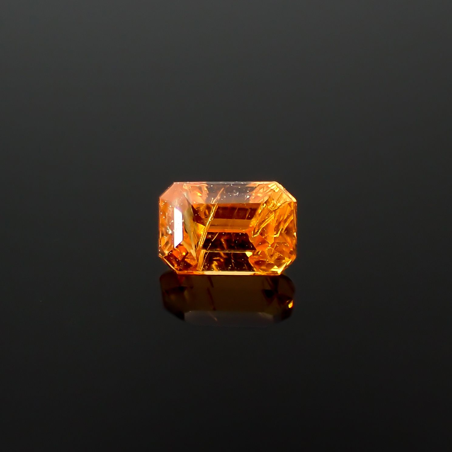 マンダリンガーネット マダガスカル産 0.25ct[240628221]3.8x2.5mm前後
