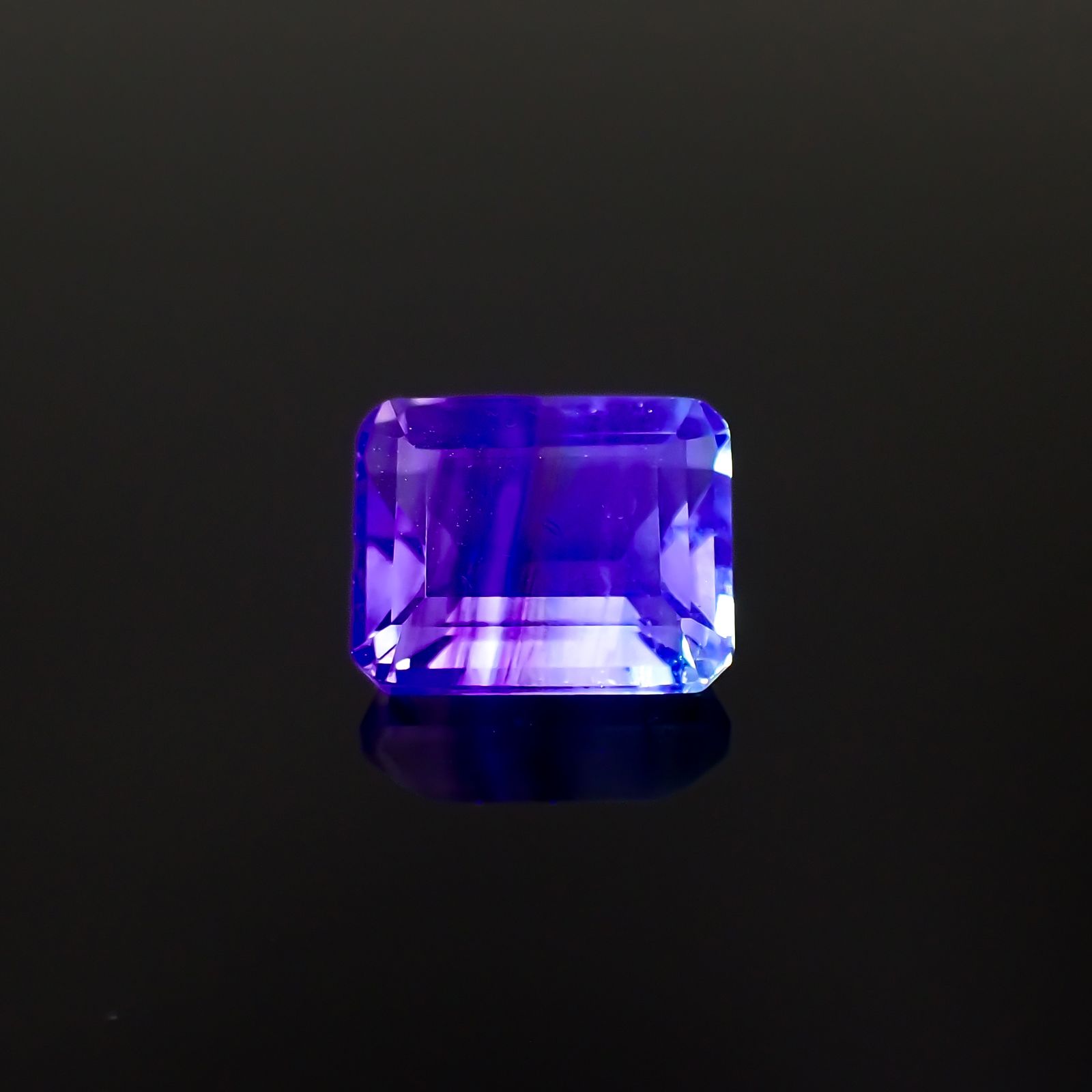 パーティカラーフローライト フルオレッセンス ブラジル産 4.75ct[230823263]10.3x8.2mm前後