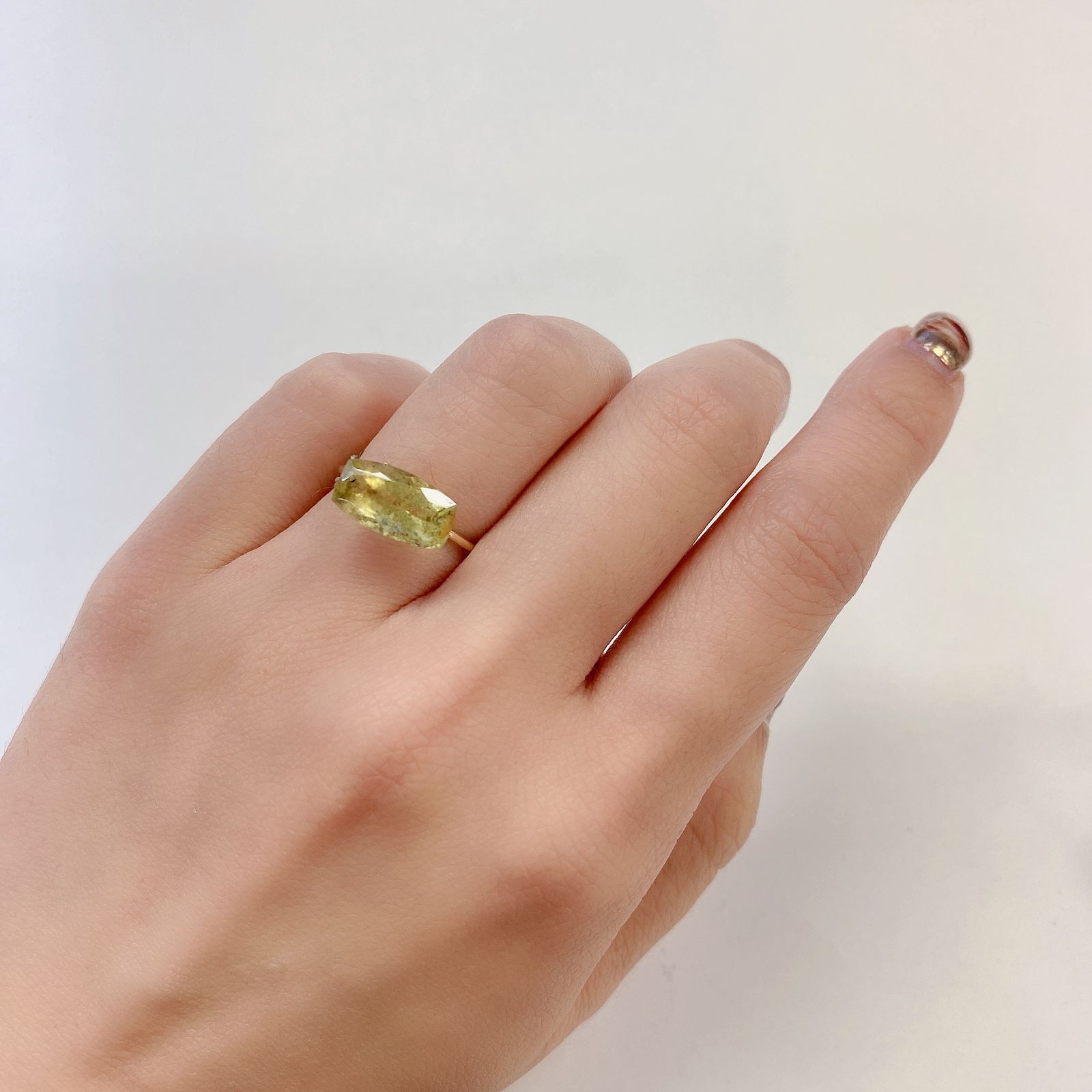 イエローベリル(宝石名イエロー・ベリル) ブラジル産 2.93ct 識別済[19111559]12×6.7mm前後