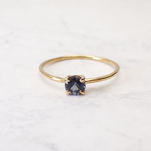◇K18リング◇ バイオレットスピネル 0.34ct | ラウンド/つやあり仕上げ 4mm (15号 / アーム1.0mm) [241229432]