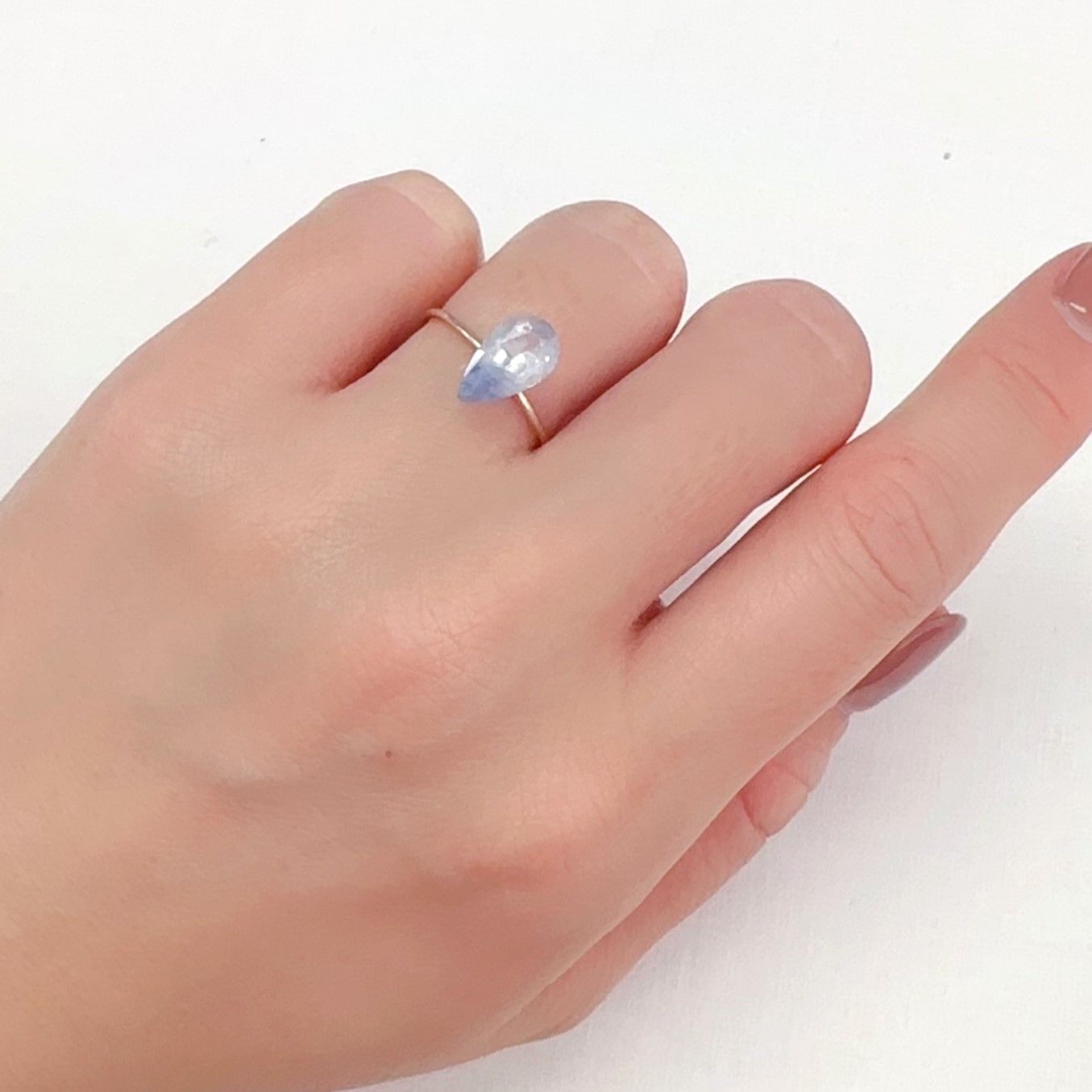 デュモルチェライトインクォーツ ブラジル産 1.34ct[240125648]10.7x6.3mm前後