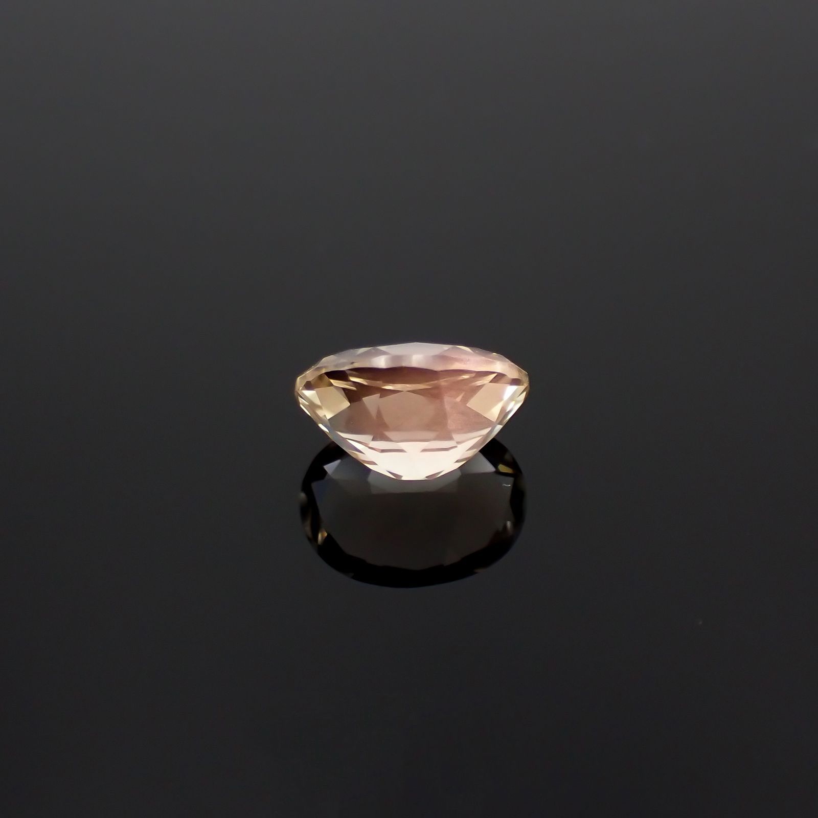 オレゴンサンストーン(宝石名ラブラドライト)アメリカ・オレゴン州産 識別済 1.21ct / 8x6.1mm前後 [230120121]