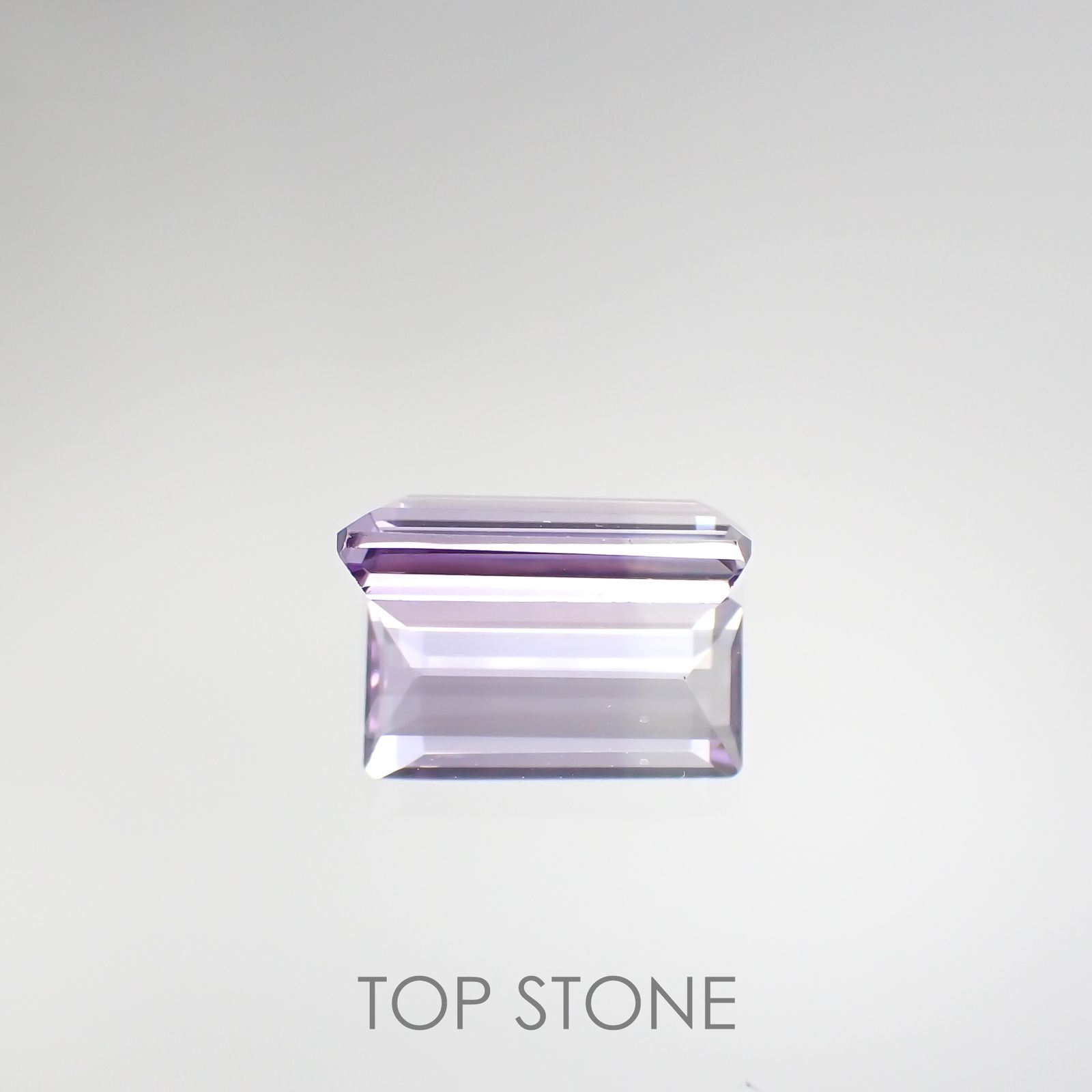 アワーグラスアメジスト(宝石名バイカラー・クォーツ) モロッコ産 2.34ct 識別済[210912327]12.1×5.9mm前後