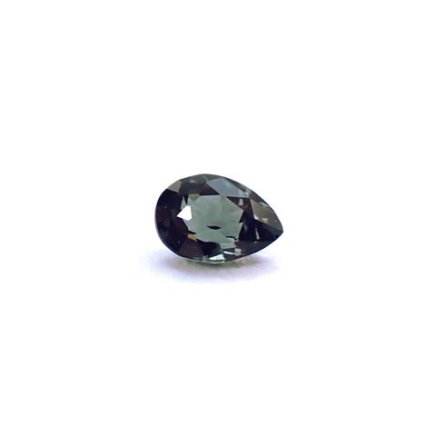 ベキリーブルーガーネット（カラーチェンジガーネット アレキタイプ） マダガスカル・ベキリー産 0.14ct / 3.8x2.7mm前後 [260732455]