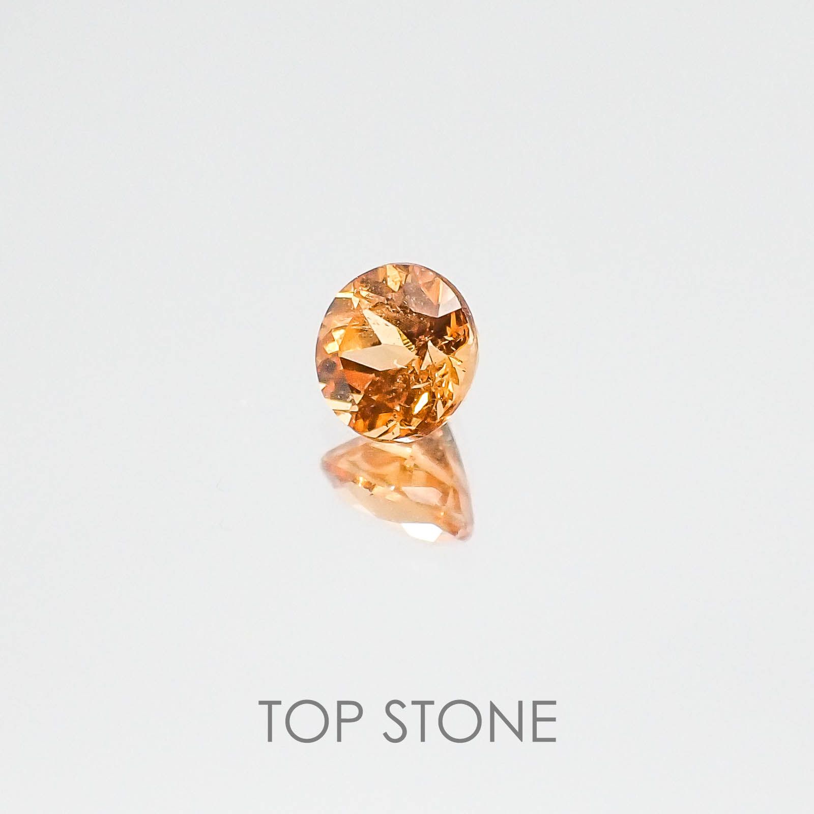 スペサルティンガーネット マンダリンオレンジカラー(宝石名スペサルティン・ガーネット) ケニア産 0.36ct 識別済[20084399]3.9×3.9mm前後