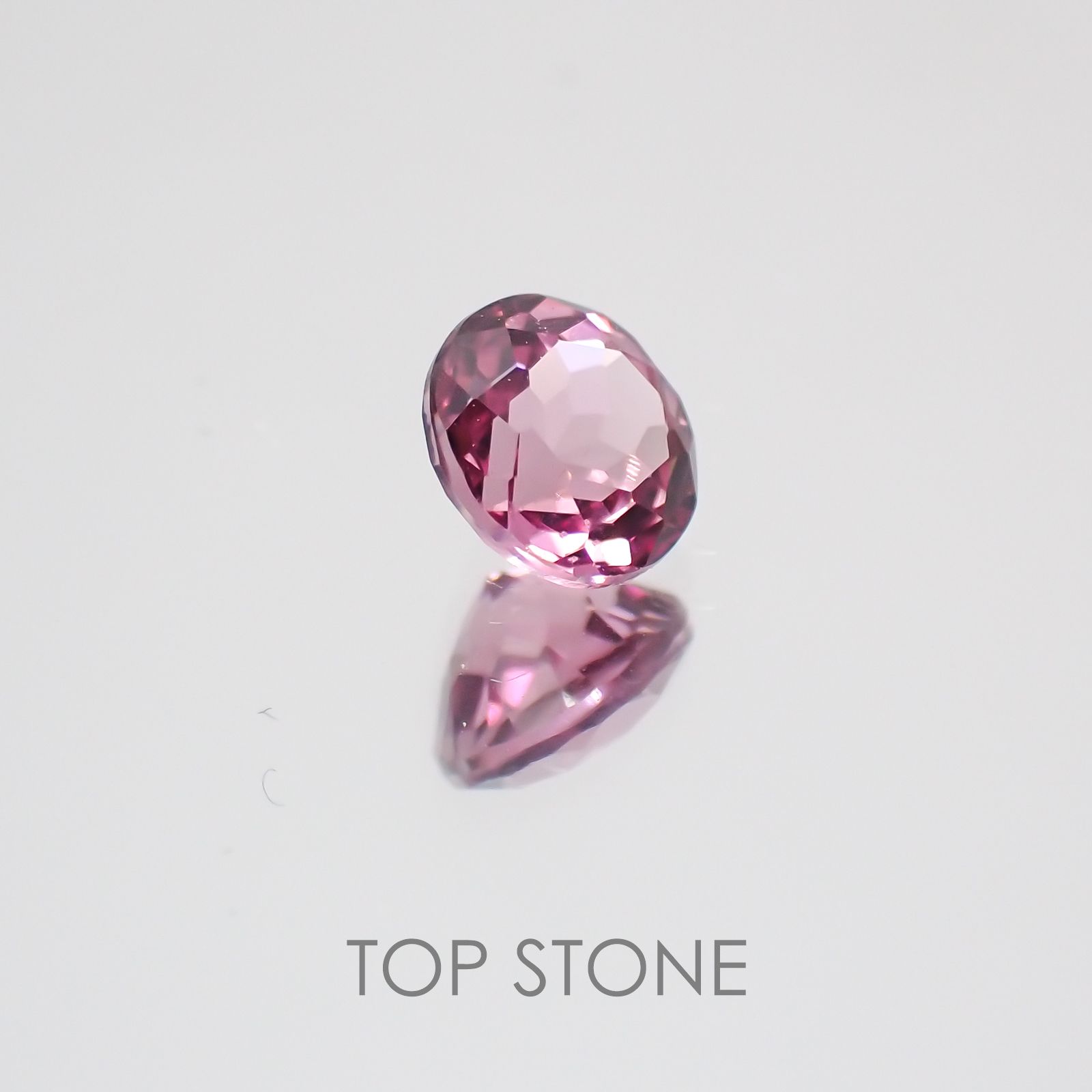 カラーチェンジマラヤガーネット タンザニア産 ルース 0.53ct[21029650]4.5×4.5mm前後