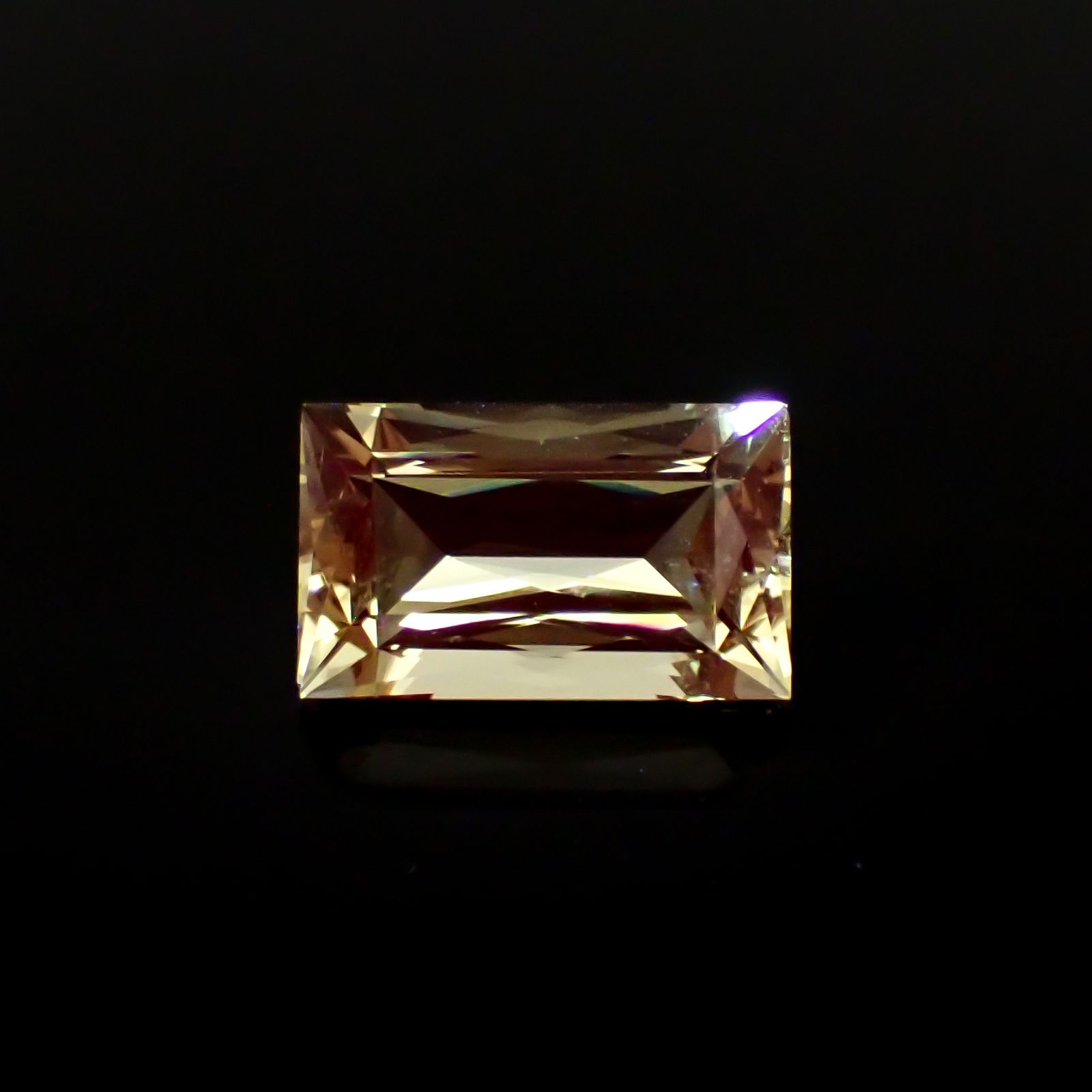 サニディン(宝石名サニディン)マダガスカル産 6.904ct ソ付(日独)[241229668]15.28x9.24mm前後