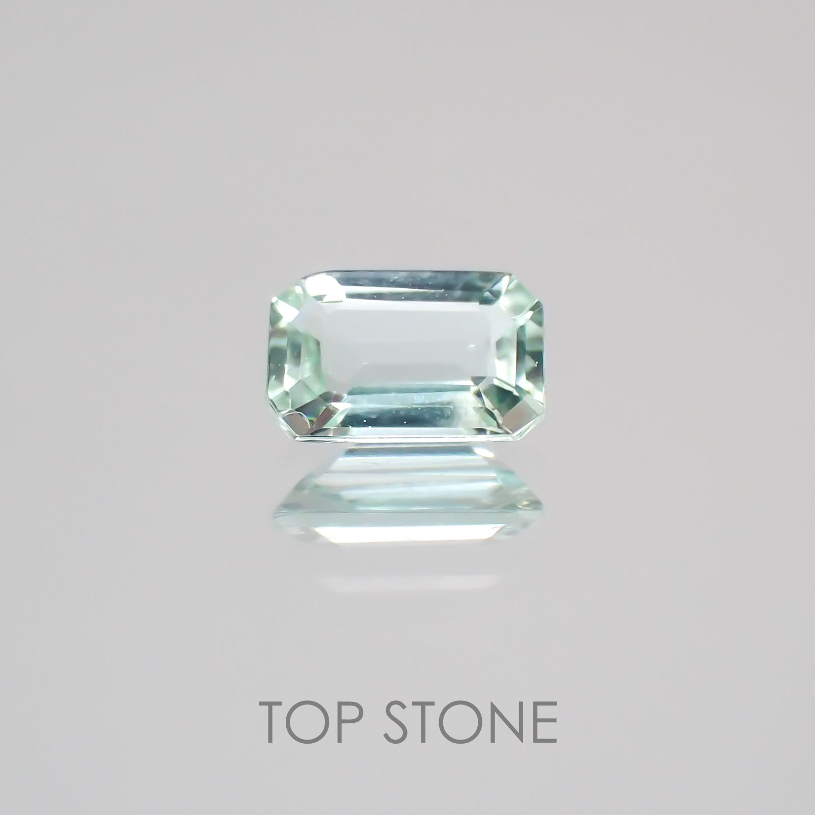 ミントベリル(宝石名グリーン・ベリル) ブラジル産 0.18ct 識別済[21069720]4.6×3.1mm前後
