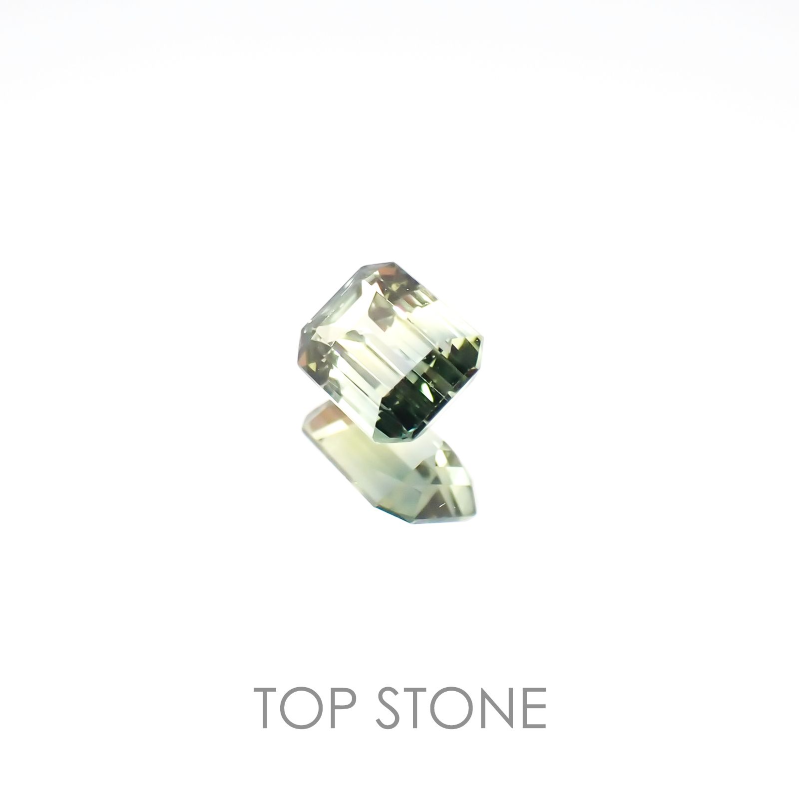 バイカラーサファイア タンザニア産 ルース 0.26ct[20106685]4×3mm前後