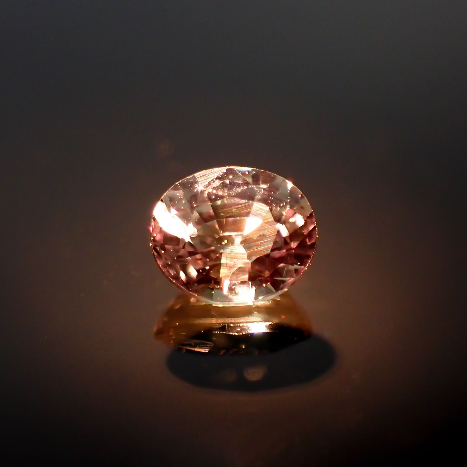 アレキサンドライト(宝石名アレキサンドライト) マダガスカル産 0.309ct ソ付(彩珠/CGL）[20106993]4.2×3.5mm前後