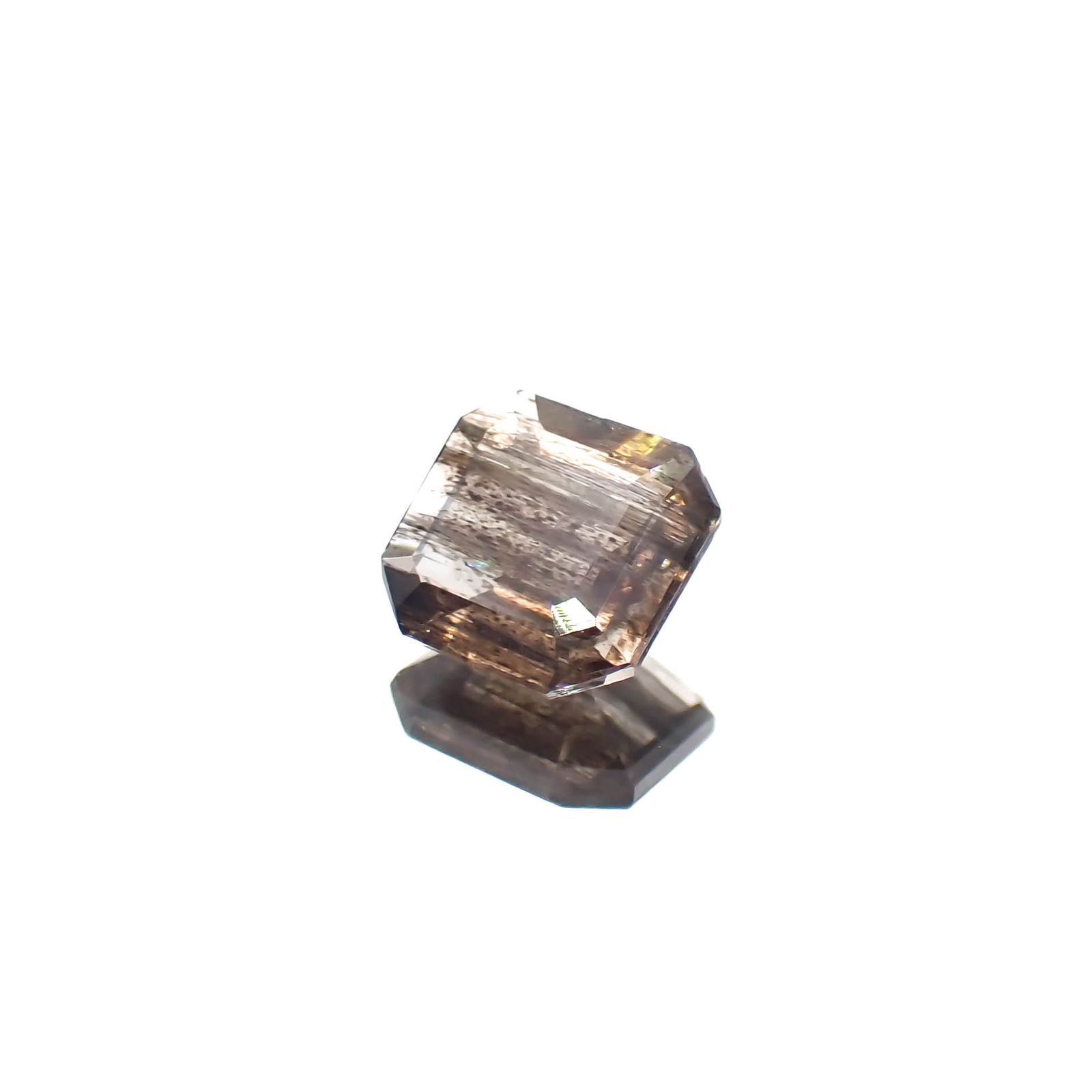 レインボースキャポライト ブラジル産 0.68ct[230320923]5.8x5.8mm前後
