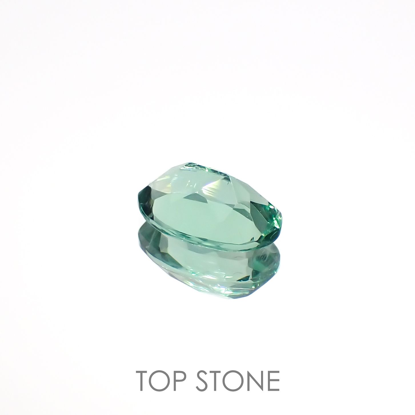 フローライト フルオレッセンス イギリス・ロジャリー鉱山産 1.11ct[220716921]8.4x5.7mm前後