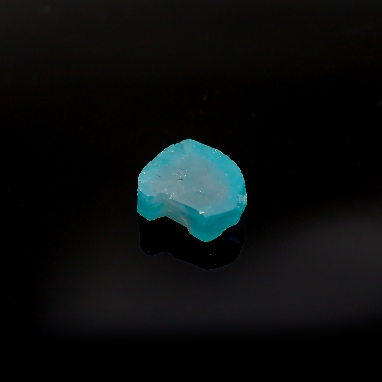 パライバトルマリン 原石スライス ブラジル・パライバ州バターリャ鉱山産 2.03ct[220616507]7.9x9mm前後