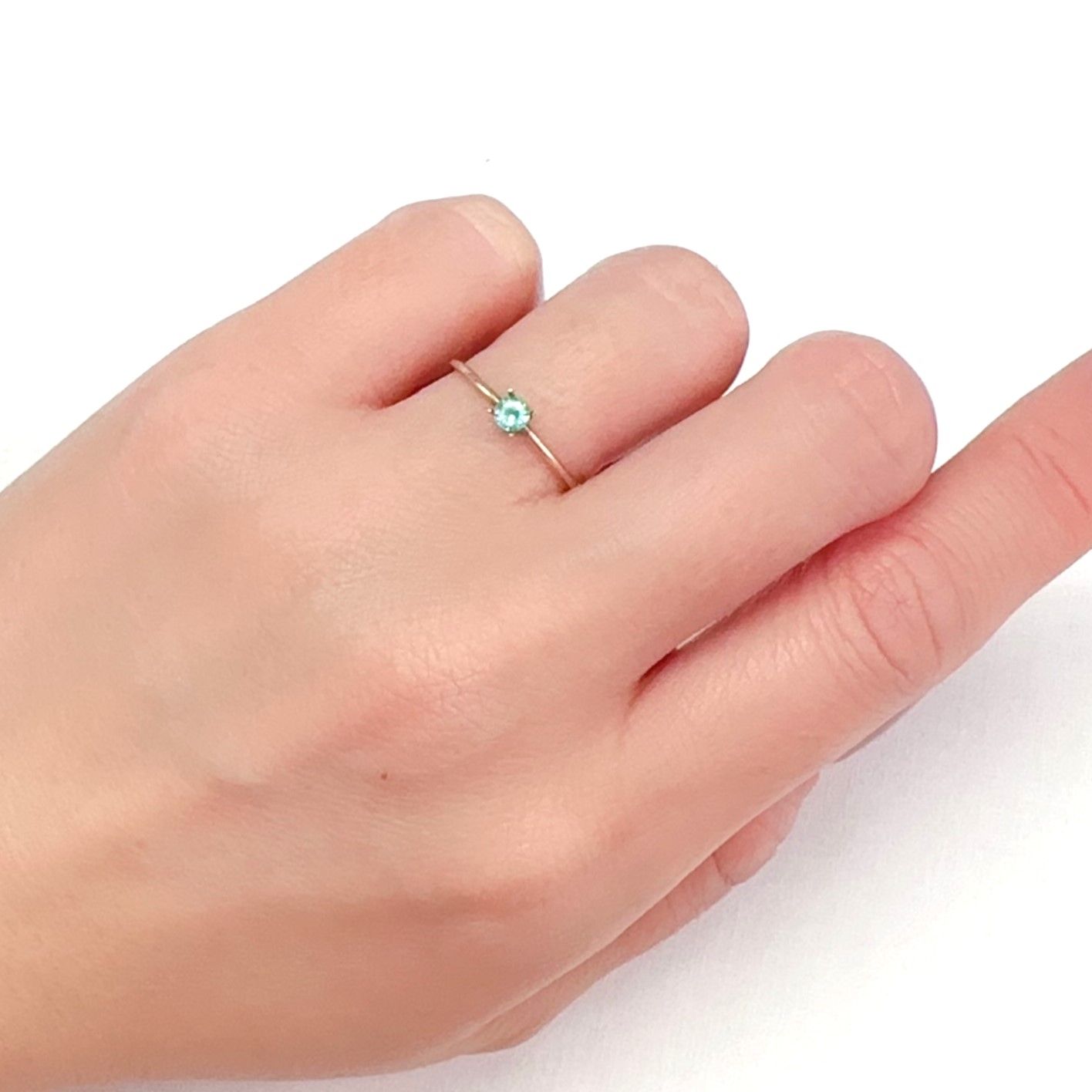 パステルカラーエメラルド コロンビア産 0.13ct[240225934]3.2x3.2mm前後