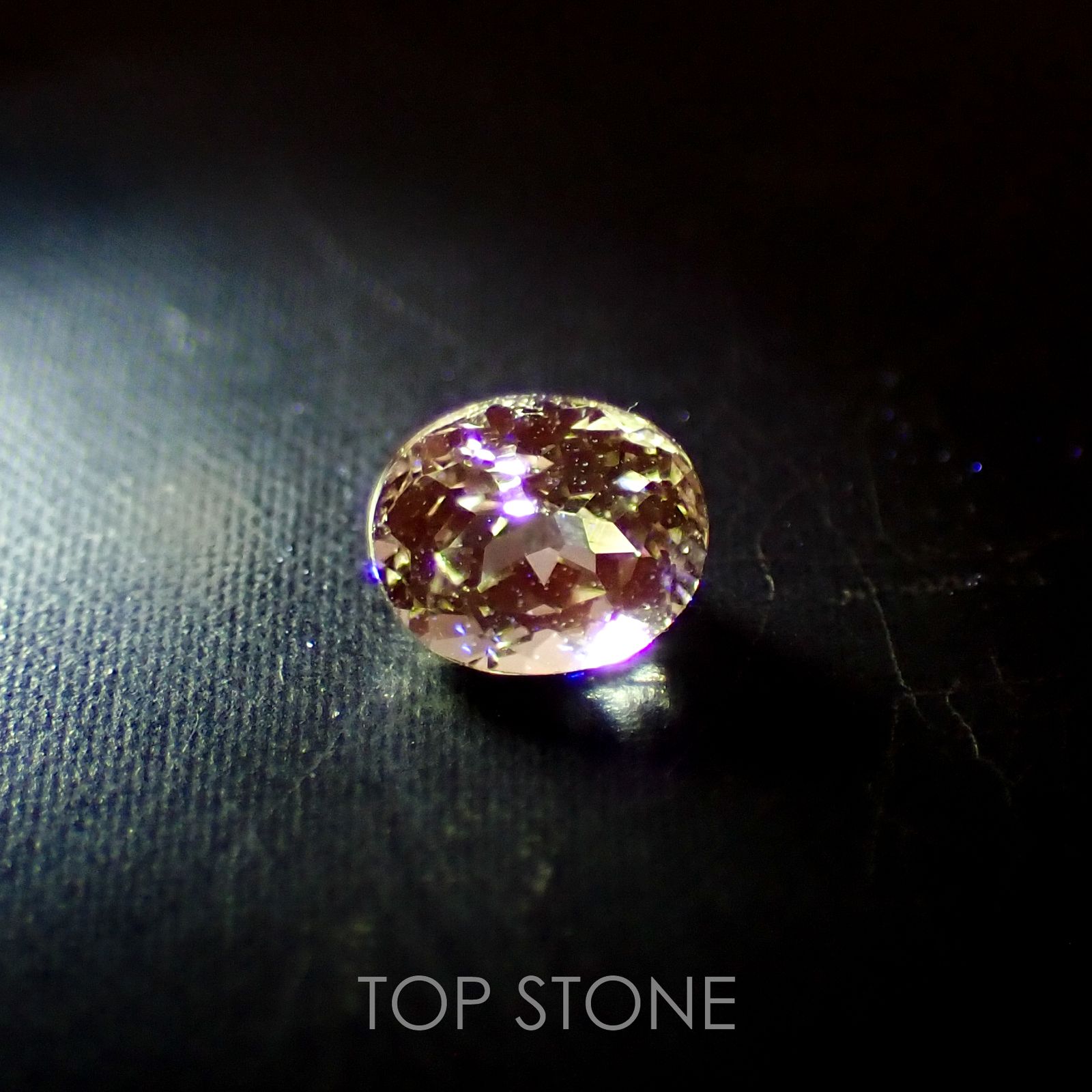 リューコガーネット(宝石名ホワイト グロッシュラー・ガーネット) ビルマ産 0.24ct 識別済[210510769]3.8×3.2mm前後