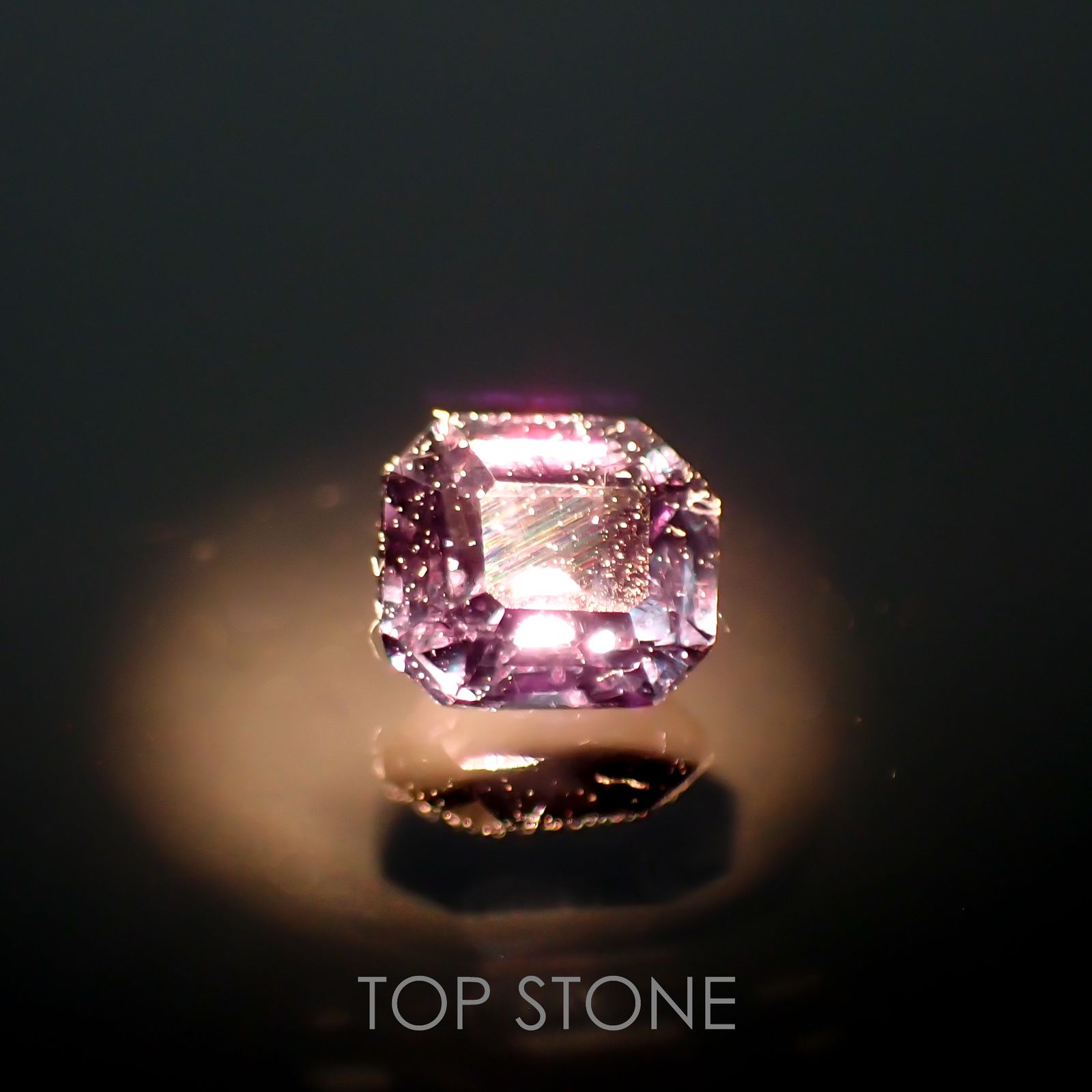 カラーチェンジガーネット アレキタイプ(宝石名ガーネット)マダガスカル・ベキリー産 0.16ct 識別済[220616543]3.1x2.8mm前後