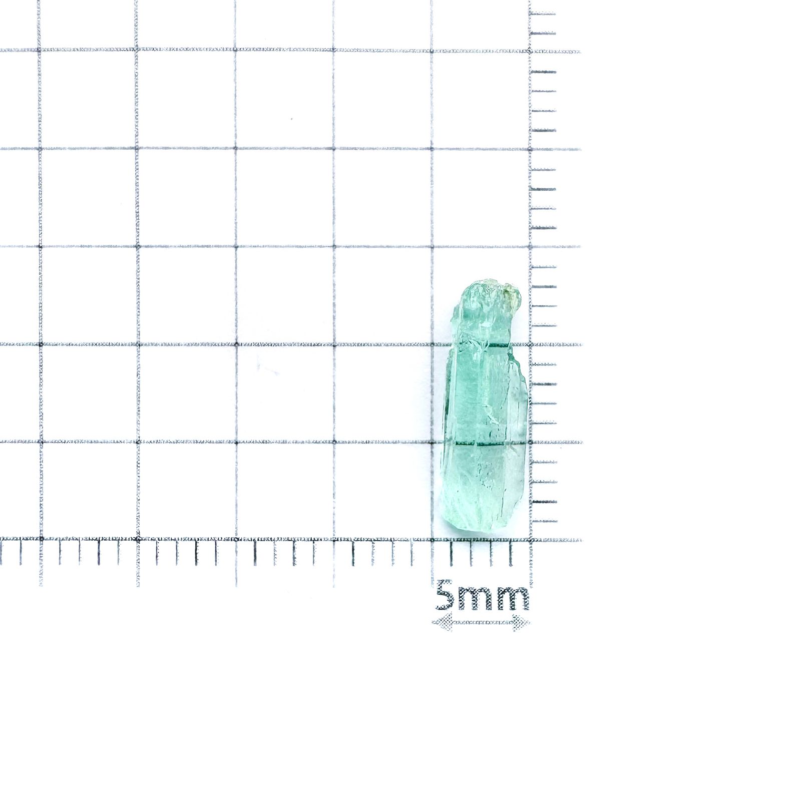 ミントベリル柱状結晶 原石 ナイジェリア産 0.97ct / 12.6x4.2mm前後 [251231419]