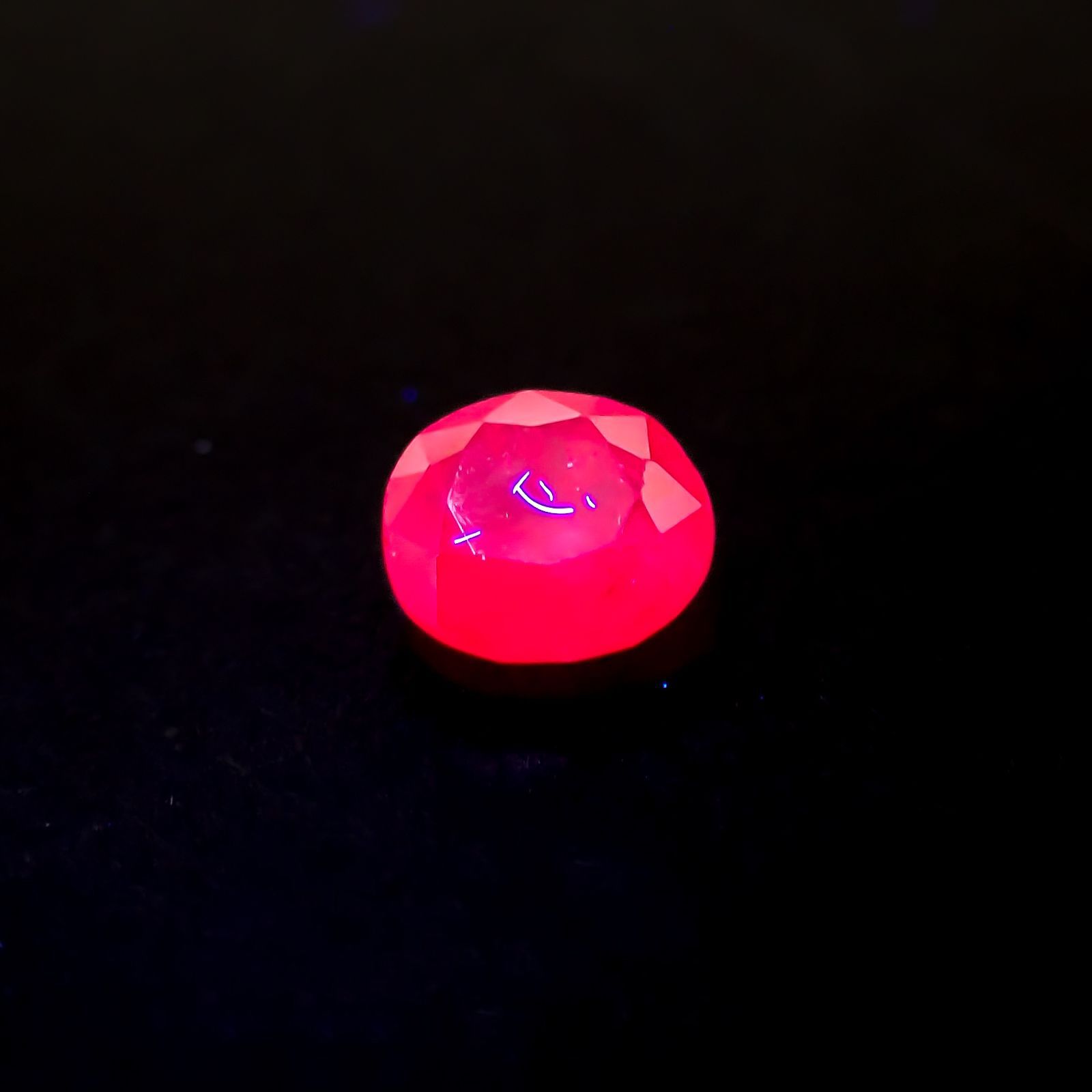 ルビー(宝石名ルビー)ミャンマー・モゴック産 0.82ct 識別済[220717099]5.6x4.9mm前後
