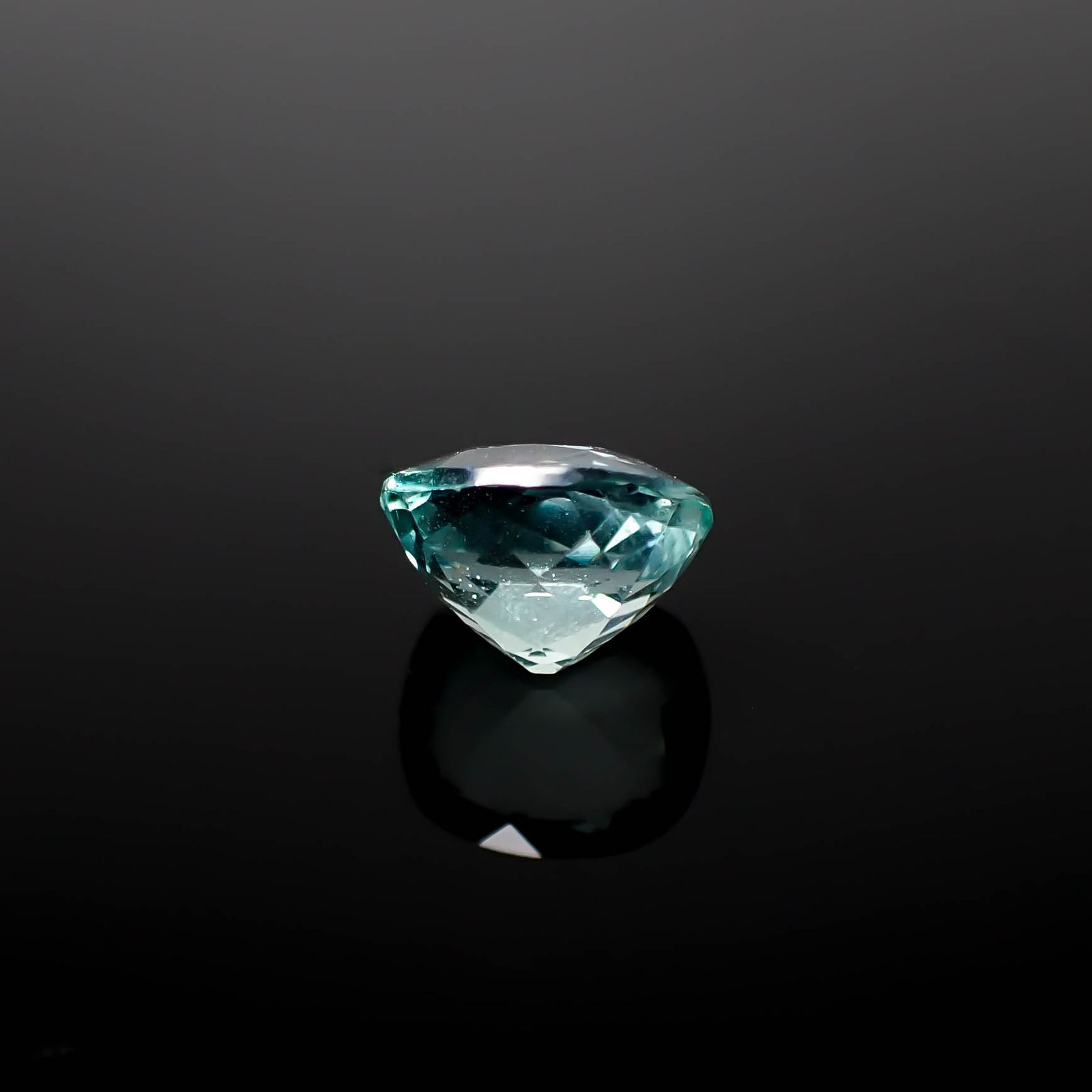 フローライト フルオレッセンス ジンバブエ産 1.85ct [250630513]7.7x6.9mm前後