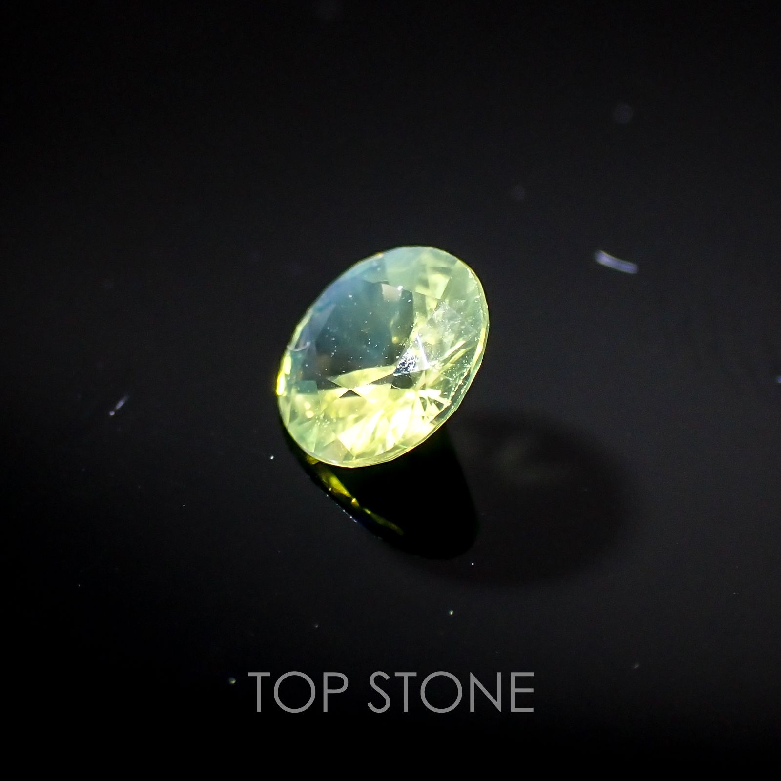 クリソベリルキャッツアイ スリランカ産 ルース 0.31ct[20117585]4.4×4.3mm前後