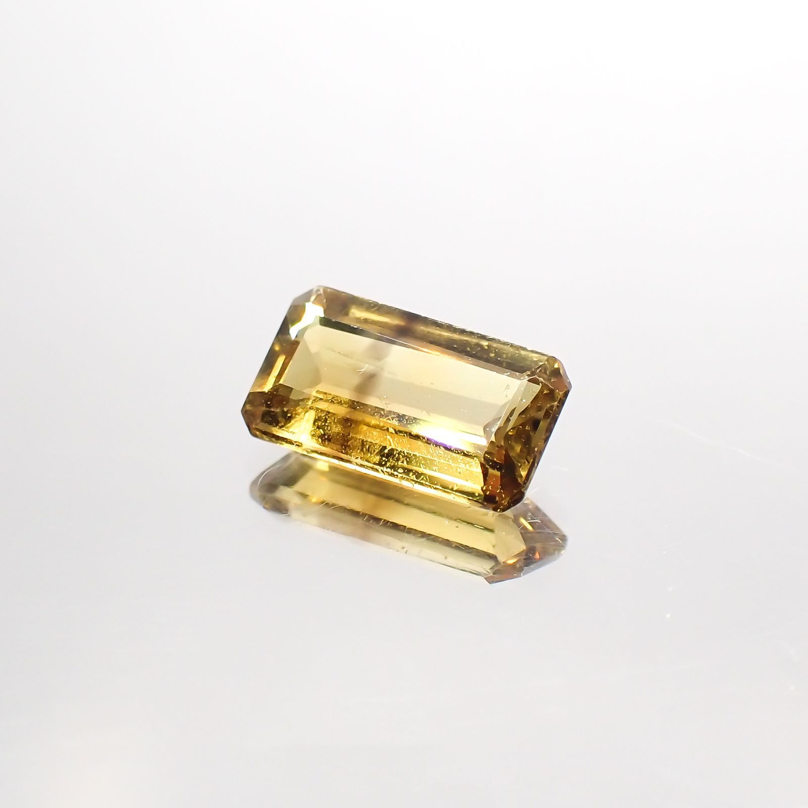 カラーバンドクリソベリル(宝石名クリソベリル)マダガスカル産 0.95ct 識別済[220114189]7.7x4.2mm前後