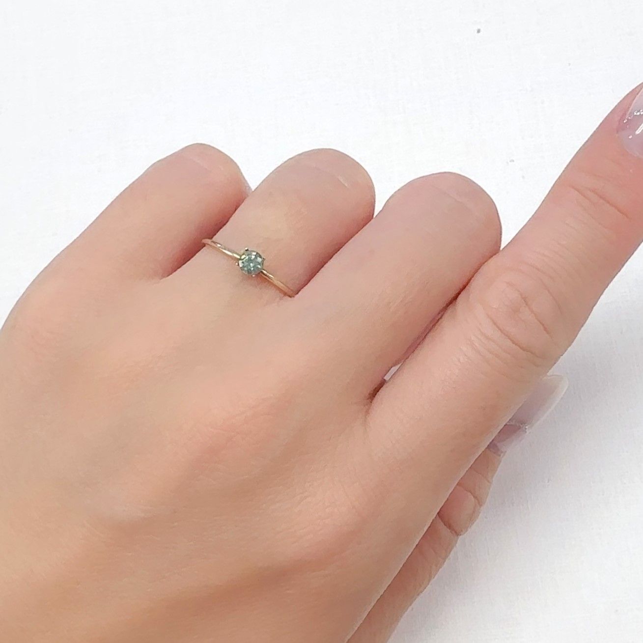 アレキサンドライトキャッツアイ ブラジル・ミナスジェライス州ヘマチタ鉱山産 0.24ct[240527433]3.6x3.6mm前後