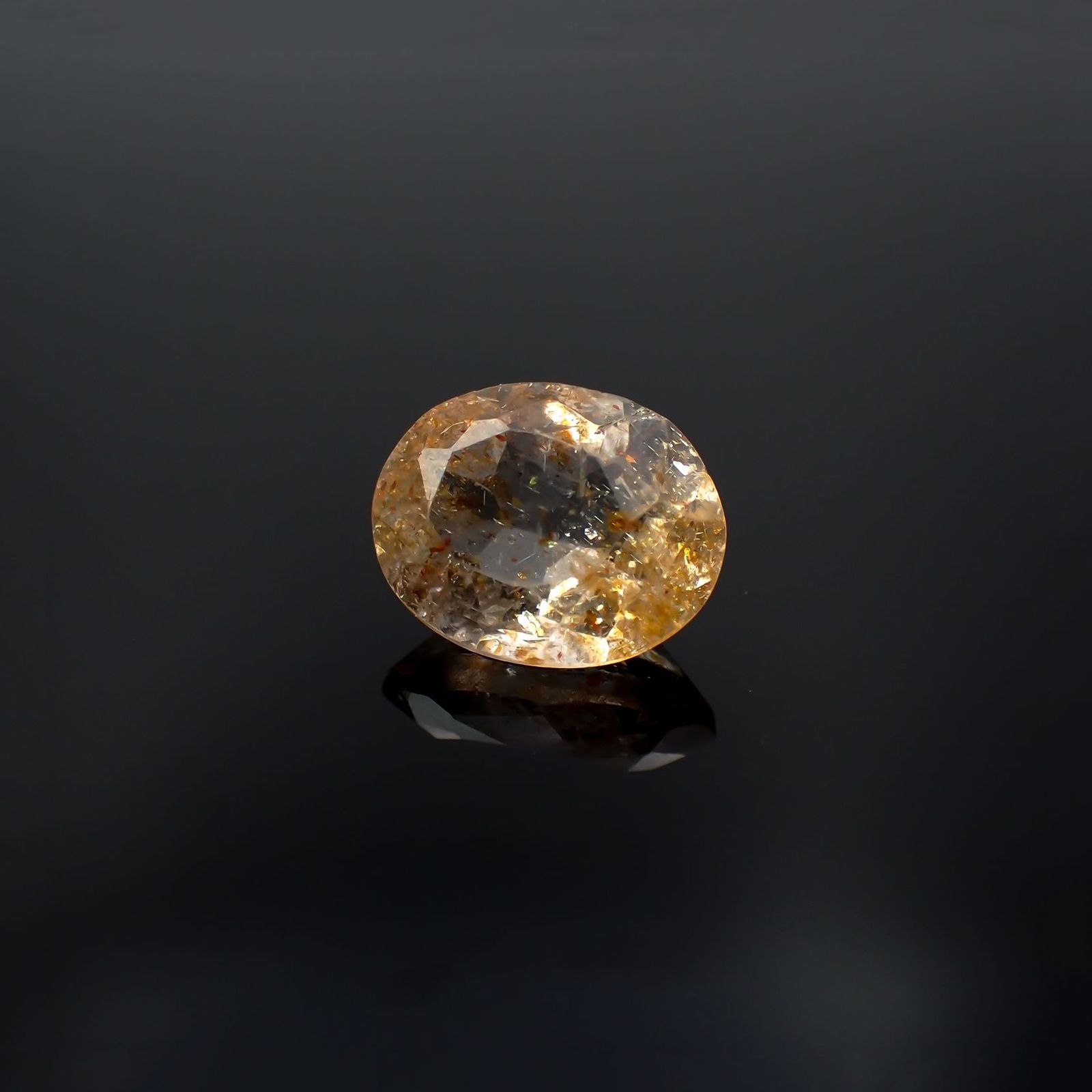 イリュージョンサンストーン インド産 1.65ct / 8.7x6.9mm前後 [221219258]