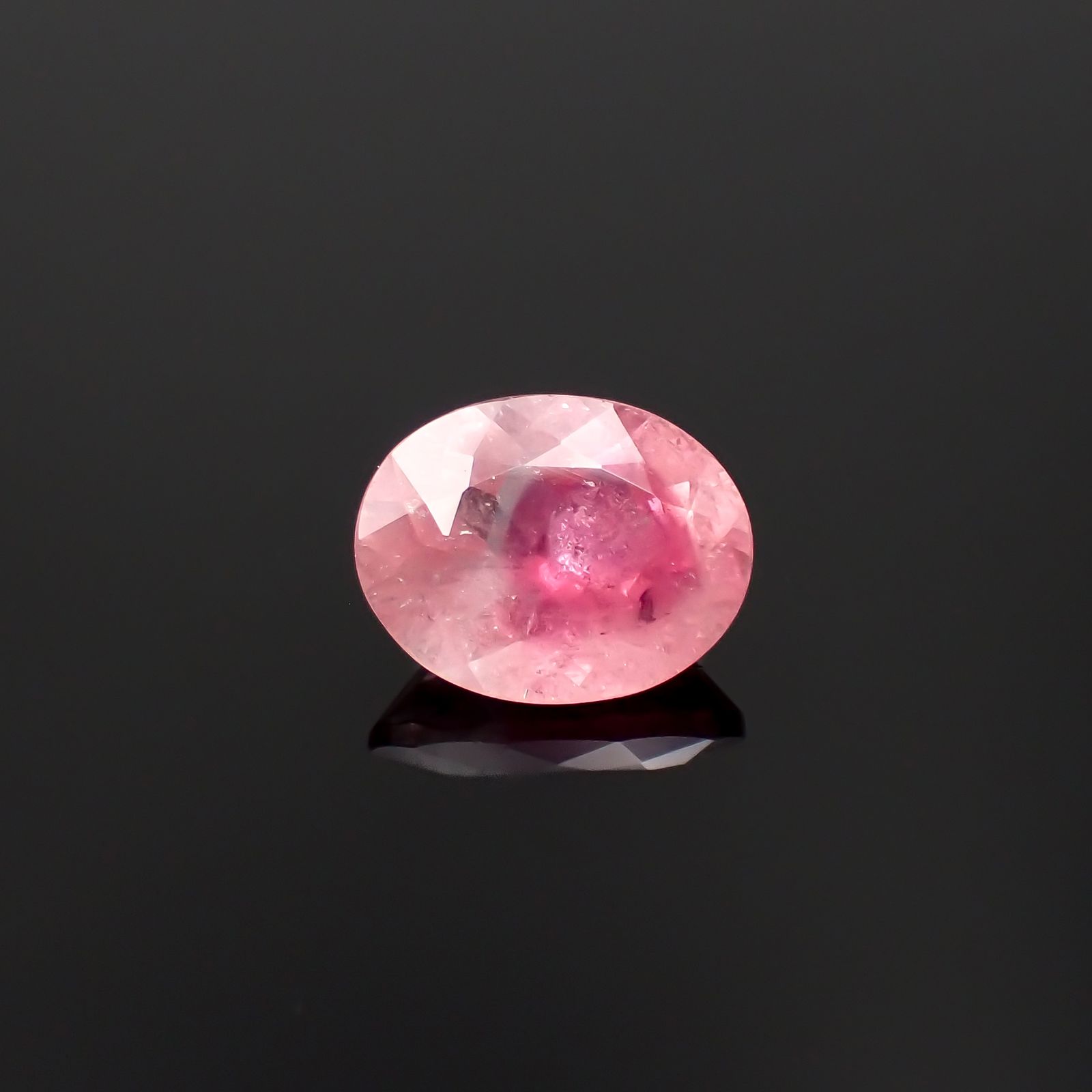 ピンククリスタルトルマリン(宝石名ピンク・トルマリン)コンゴ民主共和国産 2.59ct 識別済[230823226]10.1x8mm前後