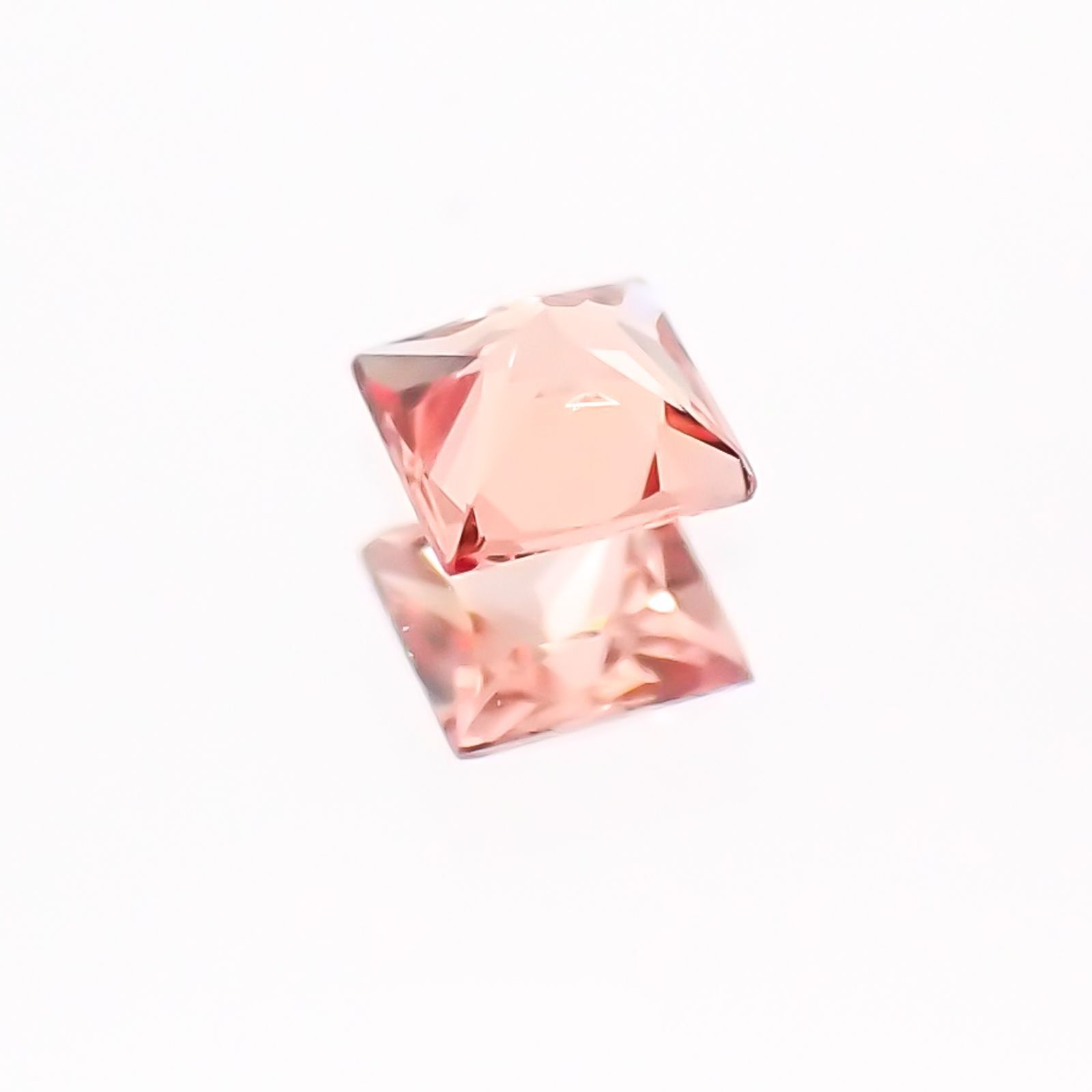◇プリンセスカット◇パパラチャサファイア ソーティング付き スリランカ産 ルース 0.08ct[20117827]2.3×2.3mm前後