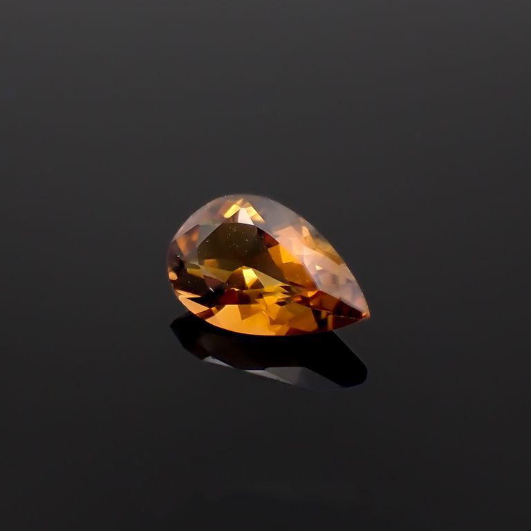ゴールデンアイオライト(宝石名コーディエライト)マダガスカル産 1.43ct 識別済[230220346]10.7x6.6mm前後