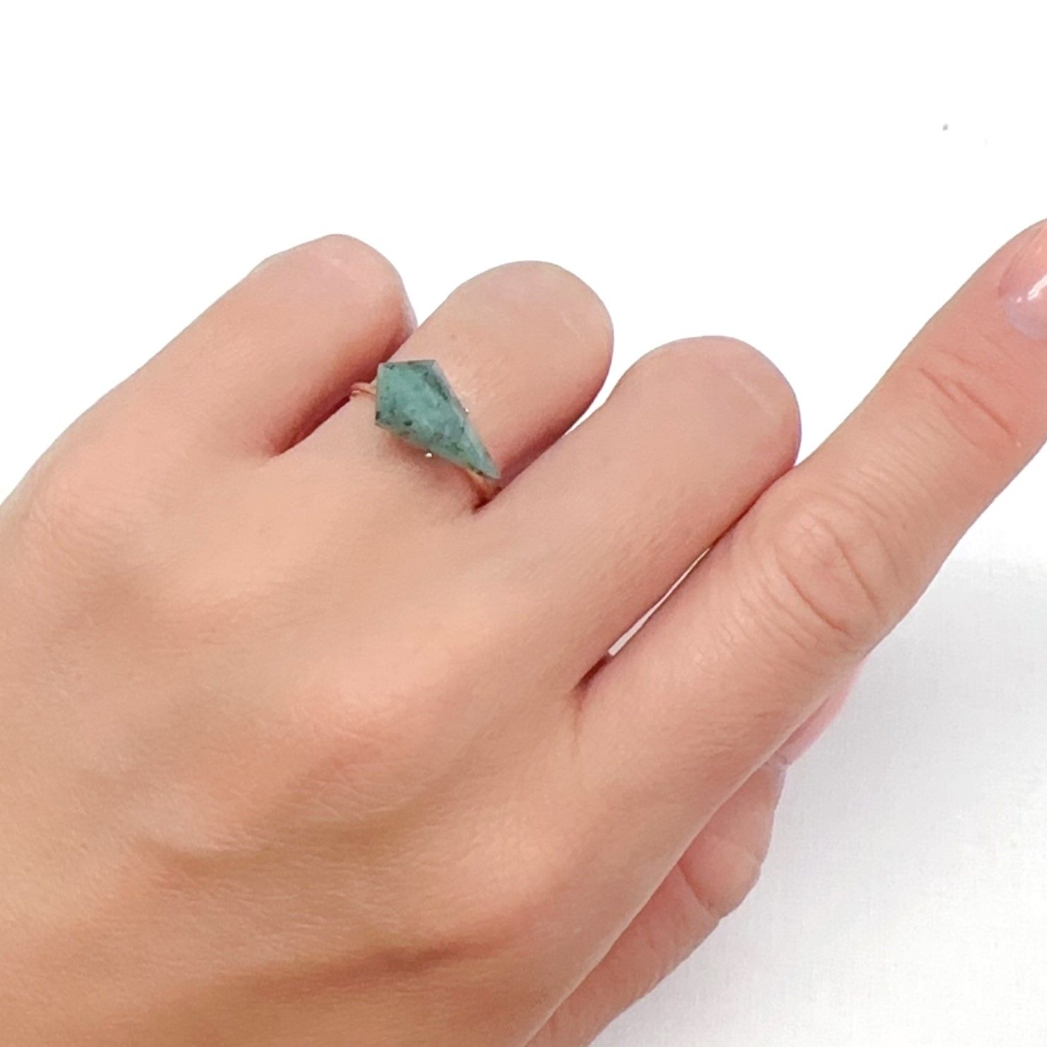 ◇カスタムカット◇エメラルド ブラジル産 2.17ct[240326478]15.4x8.2mm前後