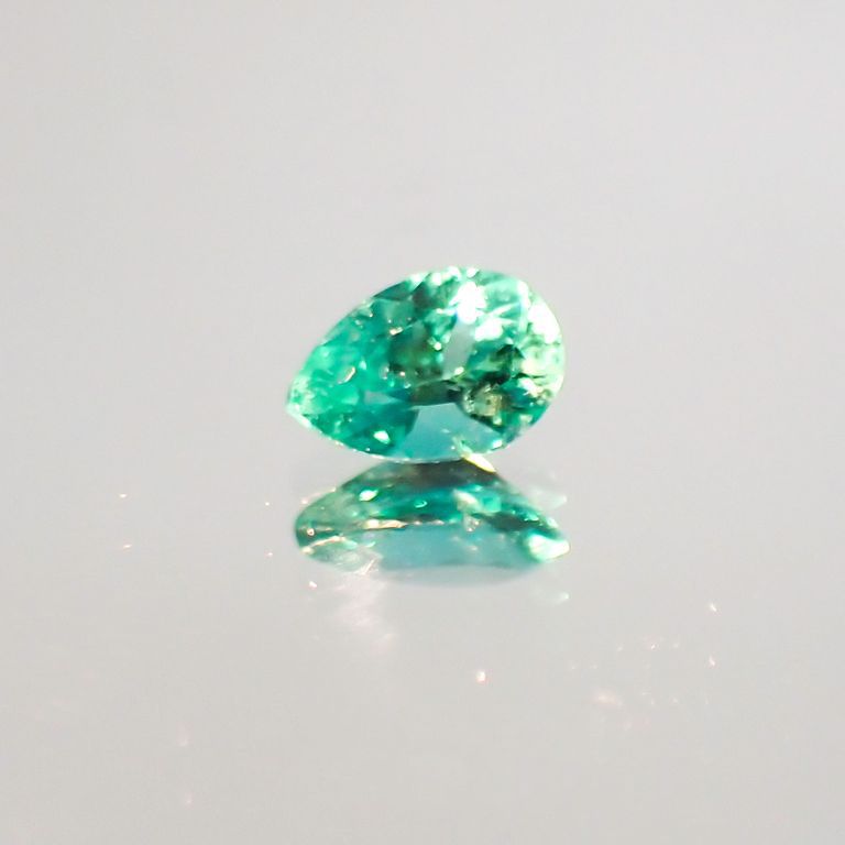 パライバトルマリン ブラジル産 ルース 0.184ct[20127307]4.6×3.1mm前後
