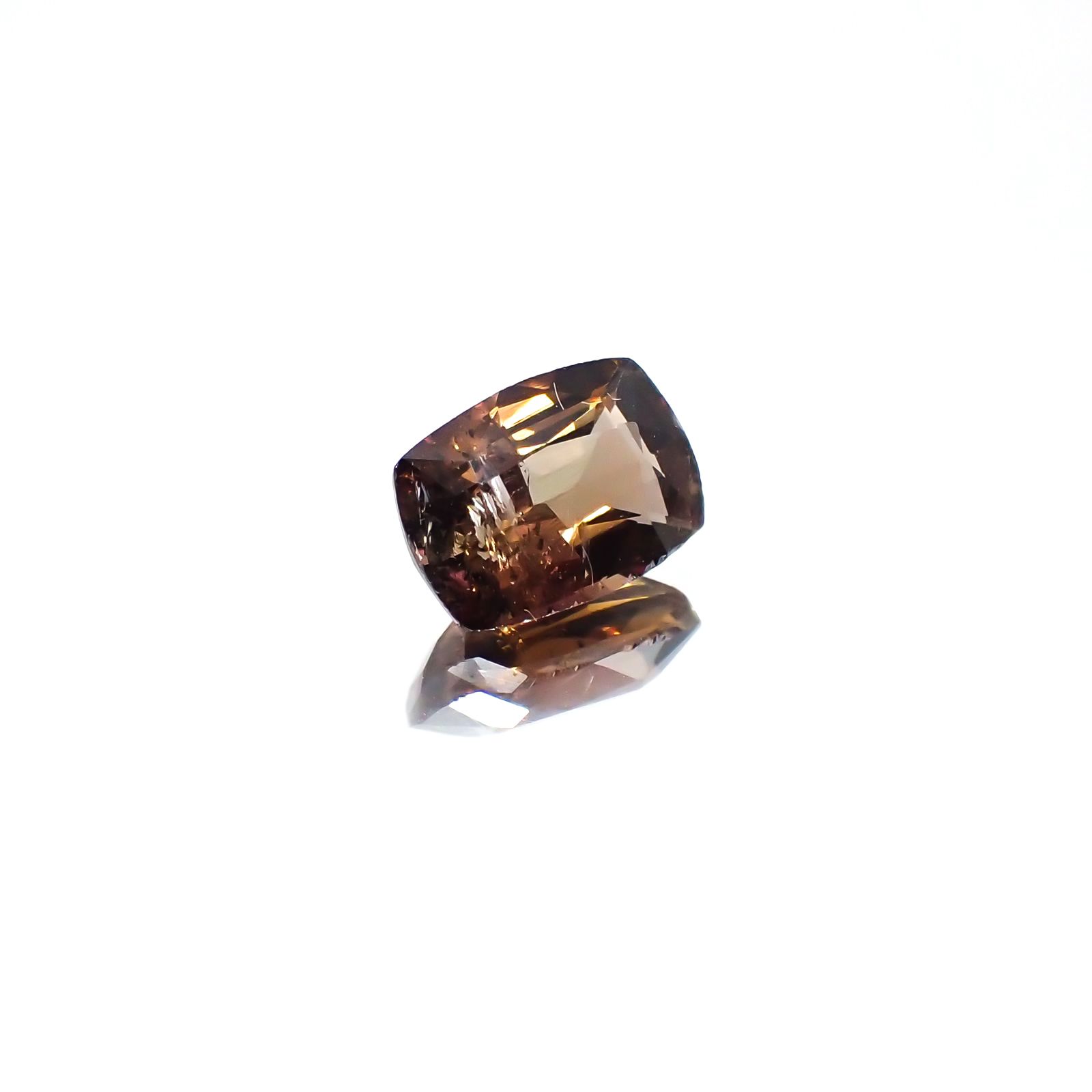 アキシナイト(宝石名アキシナイト)パキスタン産 1.13ct 識別済[231224382]7.2x5.2mm前後