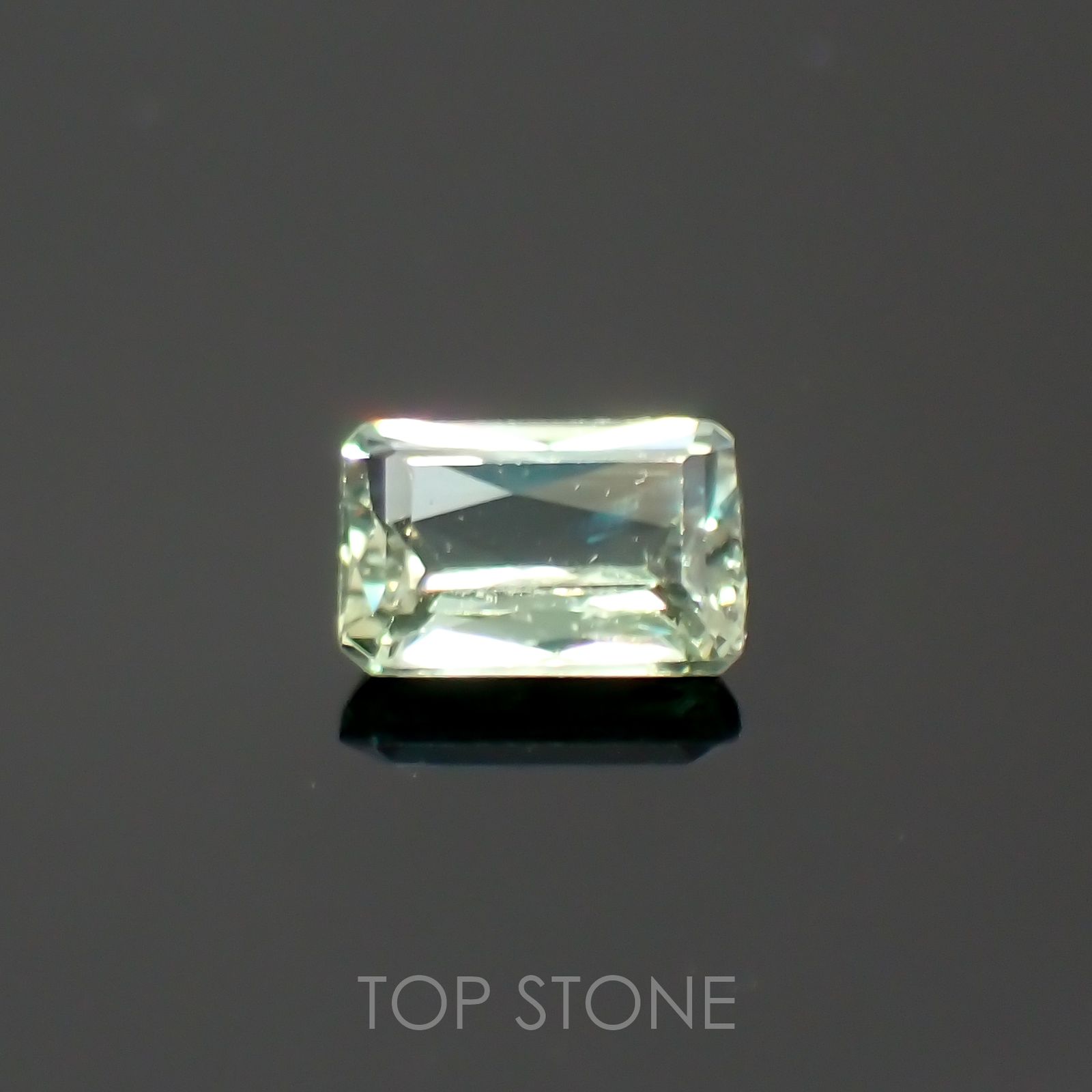 グリーンクリソベリル(宝石名クリソベリル)スリランカ/マダガスカル産 0.36ct 識別済[220114467]4.8x3.2mm前後