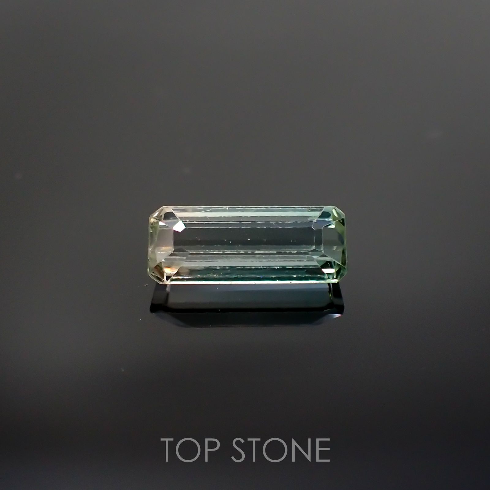 バイカラートルマリン ブラジル産 ルース 1.7ct[210711883]10.5×4.2mm前後