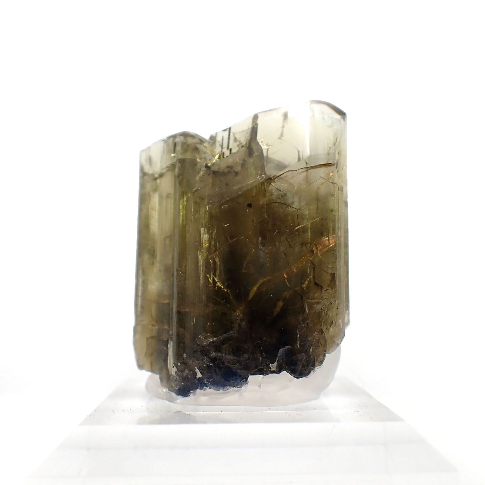 ゾイサイト原石 タンザニア産 アクリル台座付き 191.64ct(38.32g) / 16.5x25.2x35mm前後 [260632371]