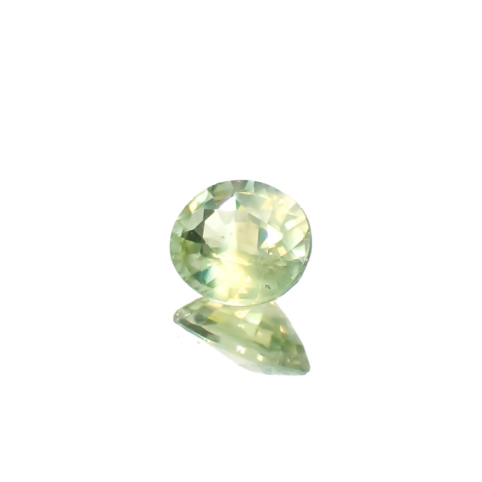 シルキーアレキサンドライト タンザニア産 0.59ct [241129513]5.7x4.7mm前後