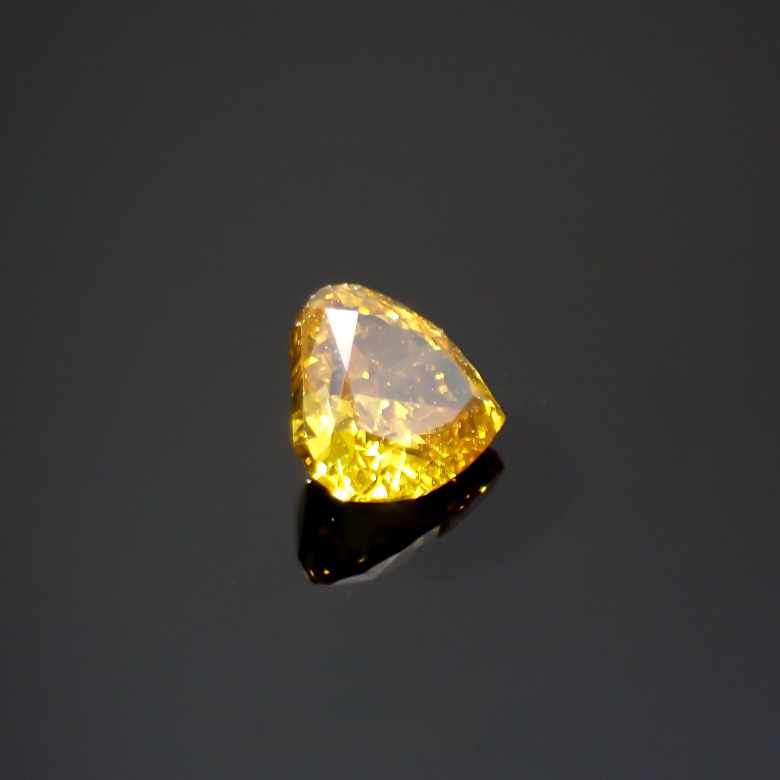 イエローダイヤモンド SI-1 / FANCY DEEP ORANGY YELLOW(宝石名ダイアモンド) 0.154ct ソ付(CGL)[220115144]3.28x3.46mm前後