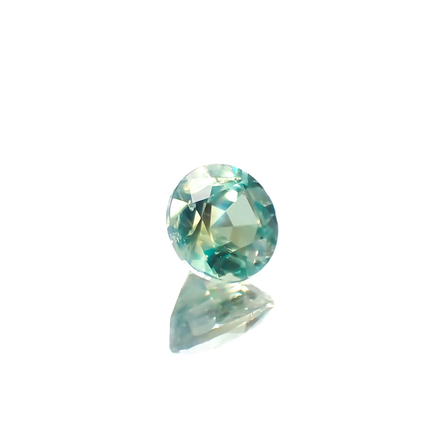 シルキーアレキサンドライト(宝石名アレキサンドライト)ブラジル・ミナスジェライス州ヘマチタ鉱山産 0.28ct 識別済[240527402]3.8x3.8mm前後