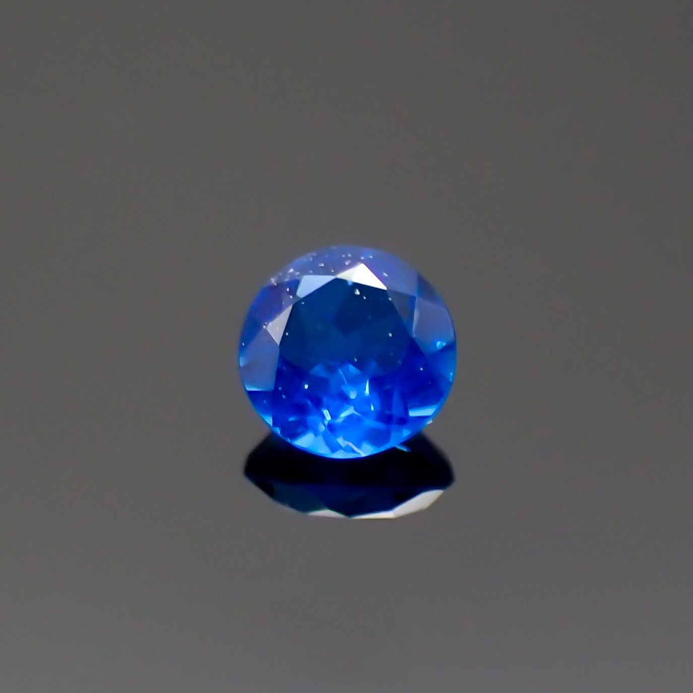 アウイナイト フルオレッセンス ドイツ産 0.047ct[220917697]2.4x2.4mm前後