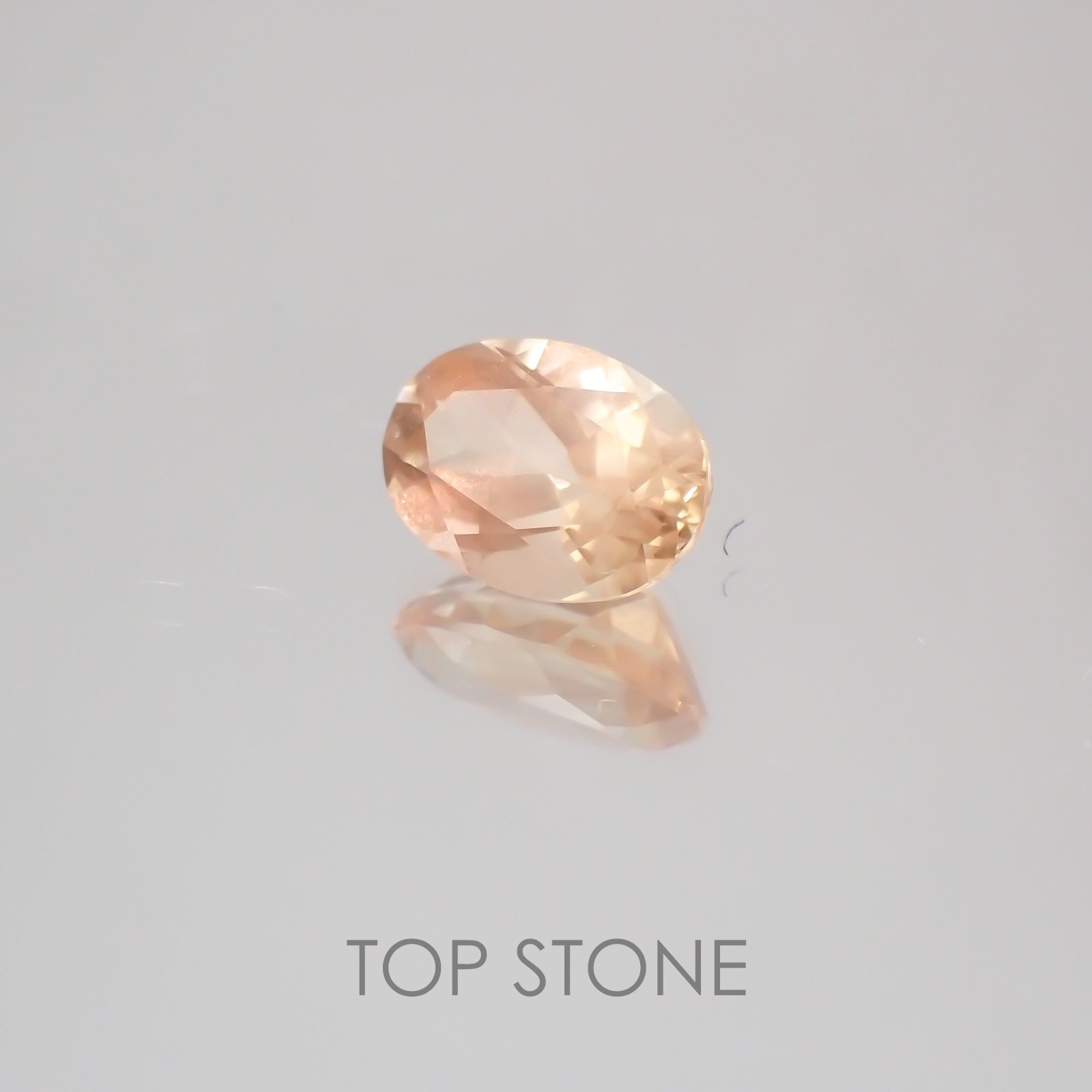 オレゴンサンストーン(宝石名ラブラドライト) アメリカ・オレゴン州産 0.69ct 識別済[21058946]6.8×4.9mm前後