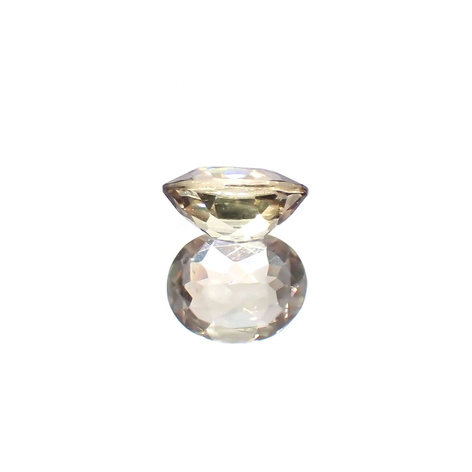 ダイアスポア(宝石名ダイアスポア)トルコ産 識別済 0.72ct / 6.3x5.1mm前後 [251116029]