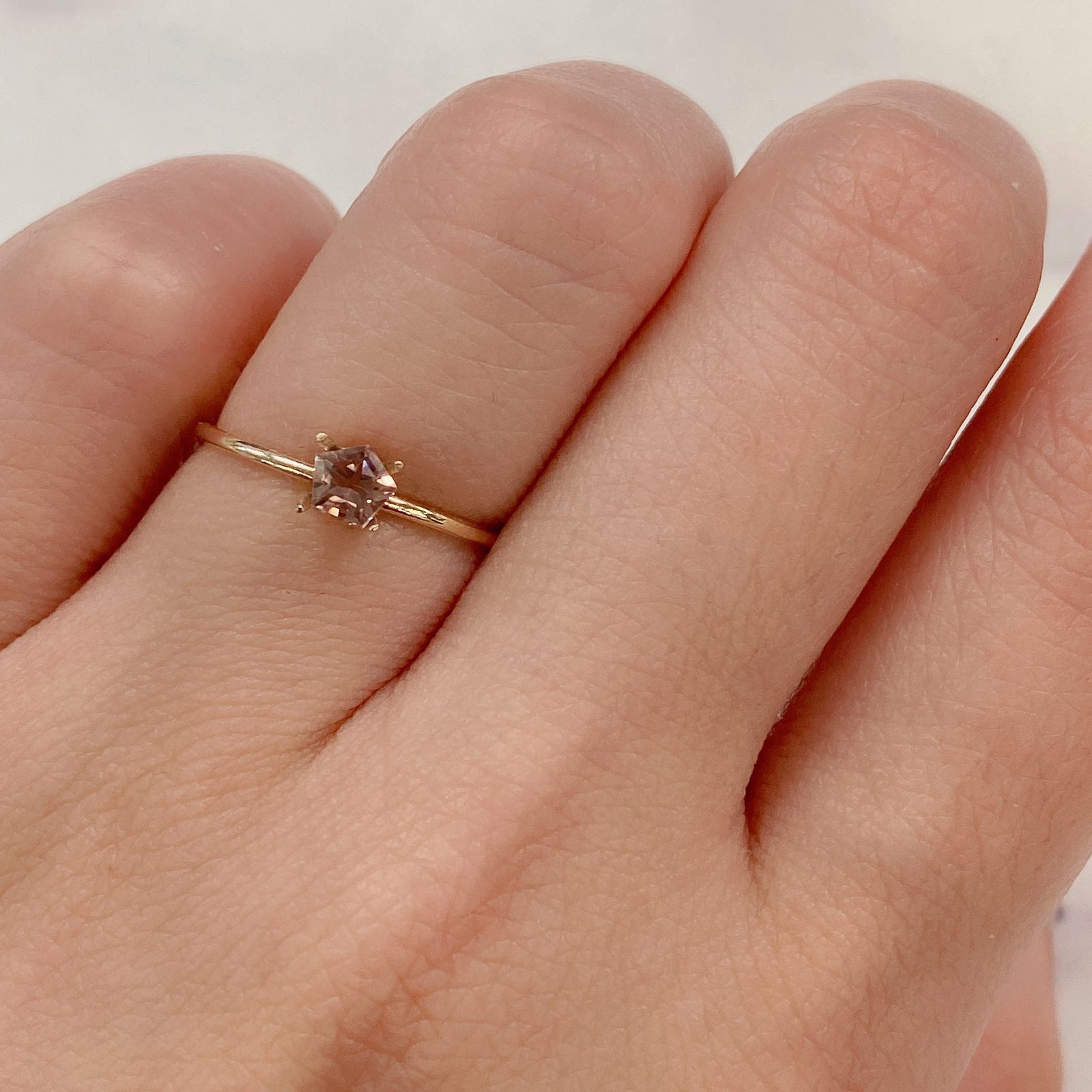◇ペンタゴンカット◇ピンクトルマリンSA(宝石名ピンク・トルマリン) ブラジル/アフリカ産 0.25ct 識別済[21029547]4.2×4.2mm前後