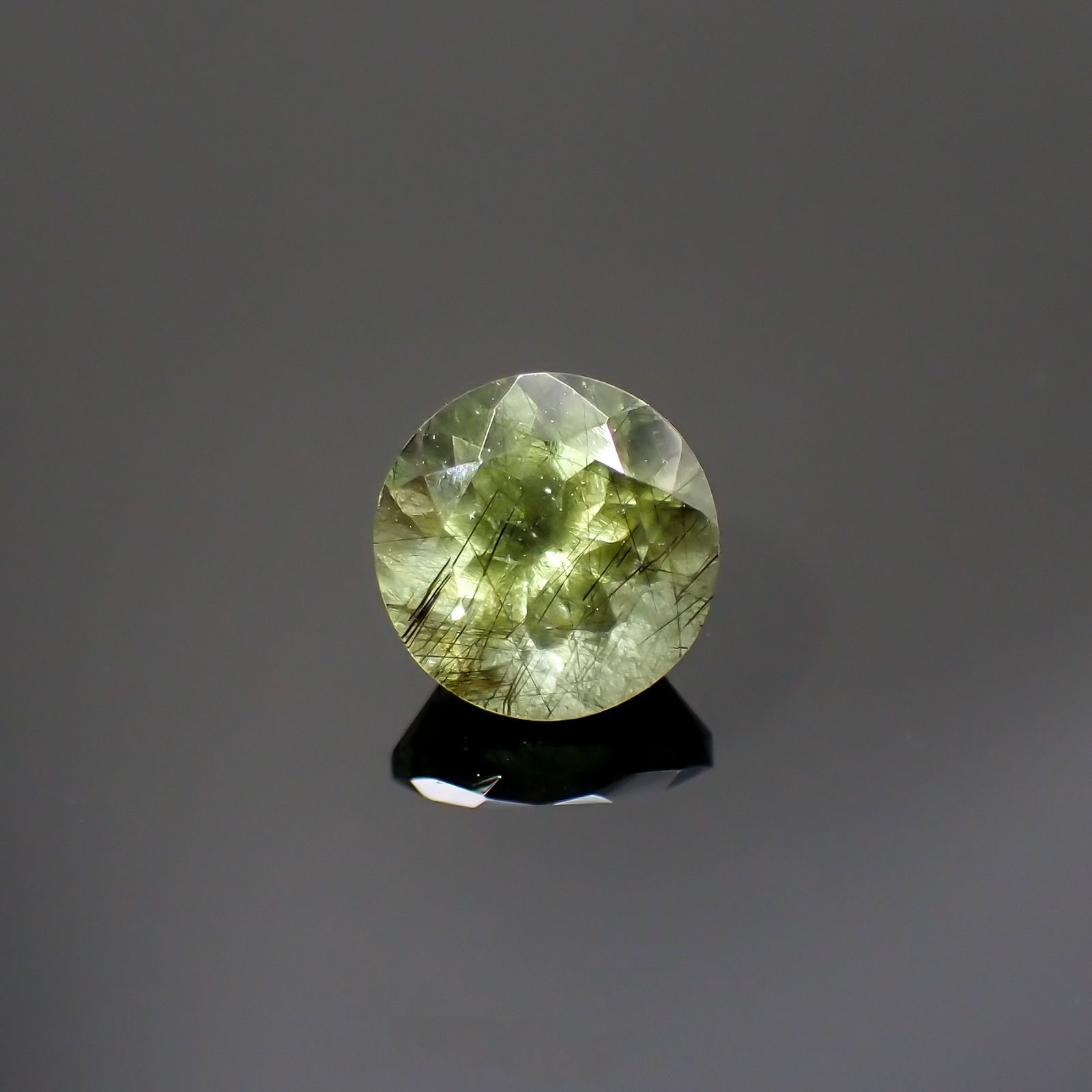 ルドウィジャイトインペリドット パキスタン産 1.59ct[220114222]7x6.9mm前後