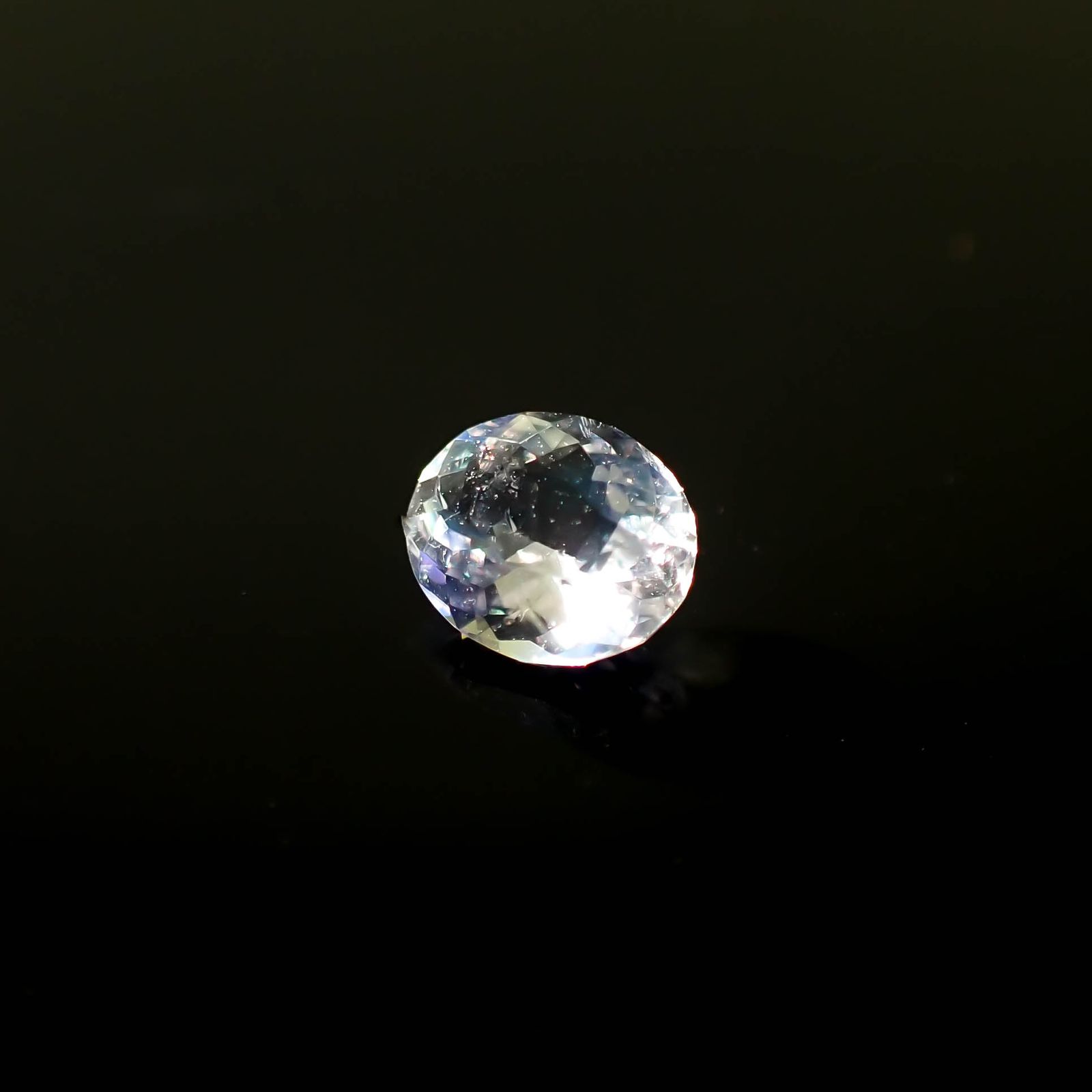 レインボームーンストーン ザンビア産 0.49ct[231224804]5.9x4.9mm前後