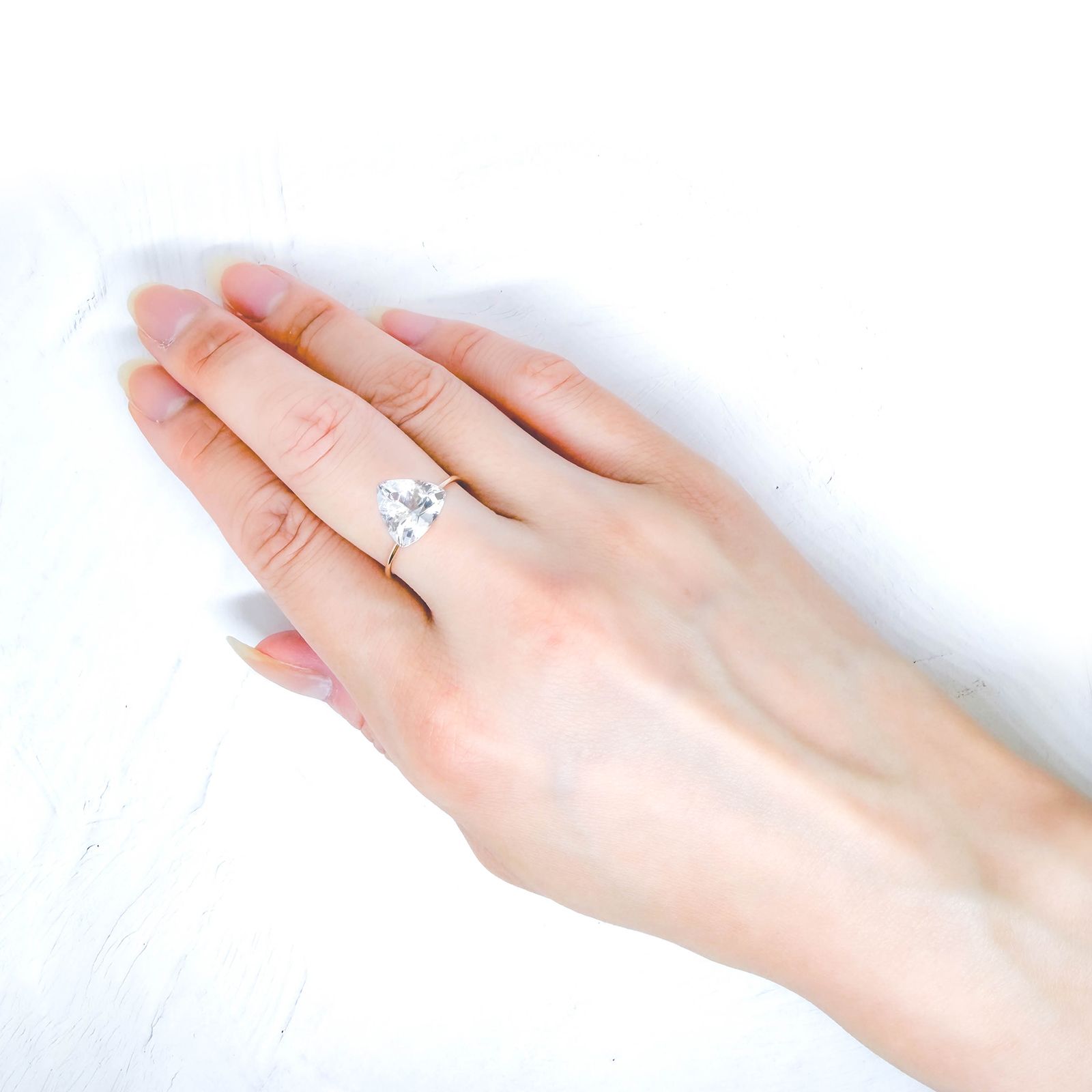 日本水晶 滋賀県田上山大谷河原産 3.04ct / 9.8x10.1mm前後 [260632418]