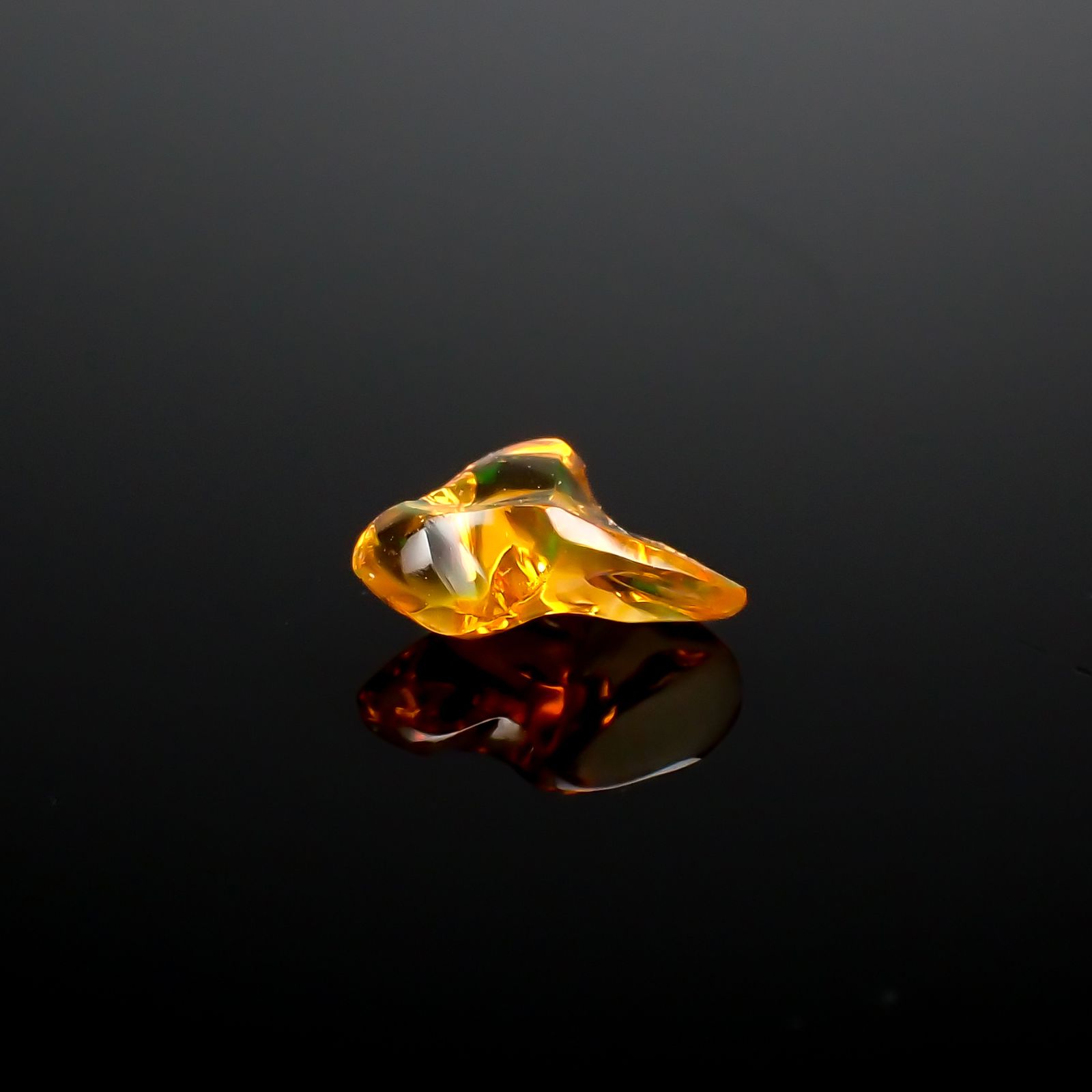 ファイヤーオパール 原石 メキシコ産 0.48ct[240226184]8.1x3.7mm前後