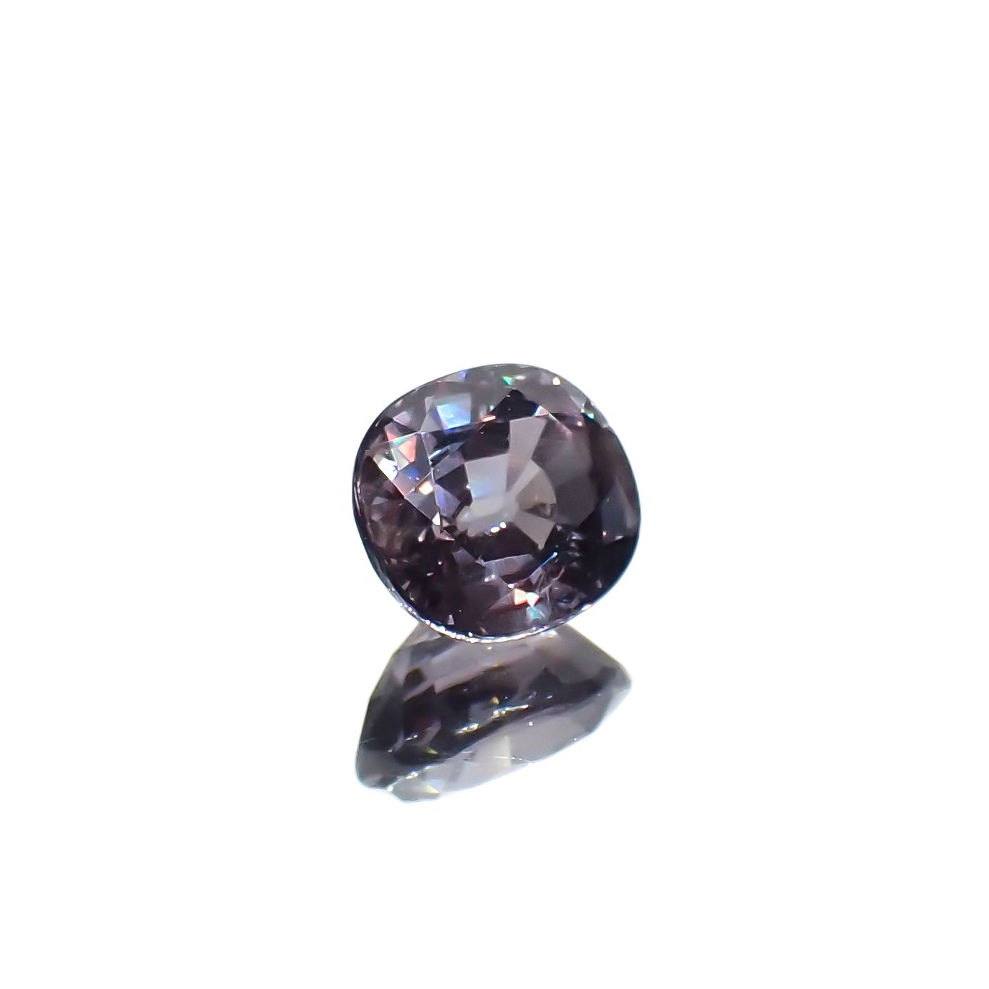 ベキリーブルーガーネット（カラーチェンジガーネット アレキタイプ）(宝石名ガーネット)マダガスカル・ベキリー産 1.36ct 識別済[231224531]6.4x5.8mm前後