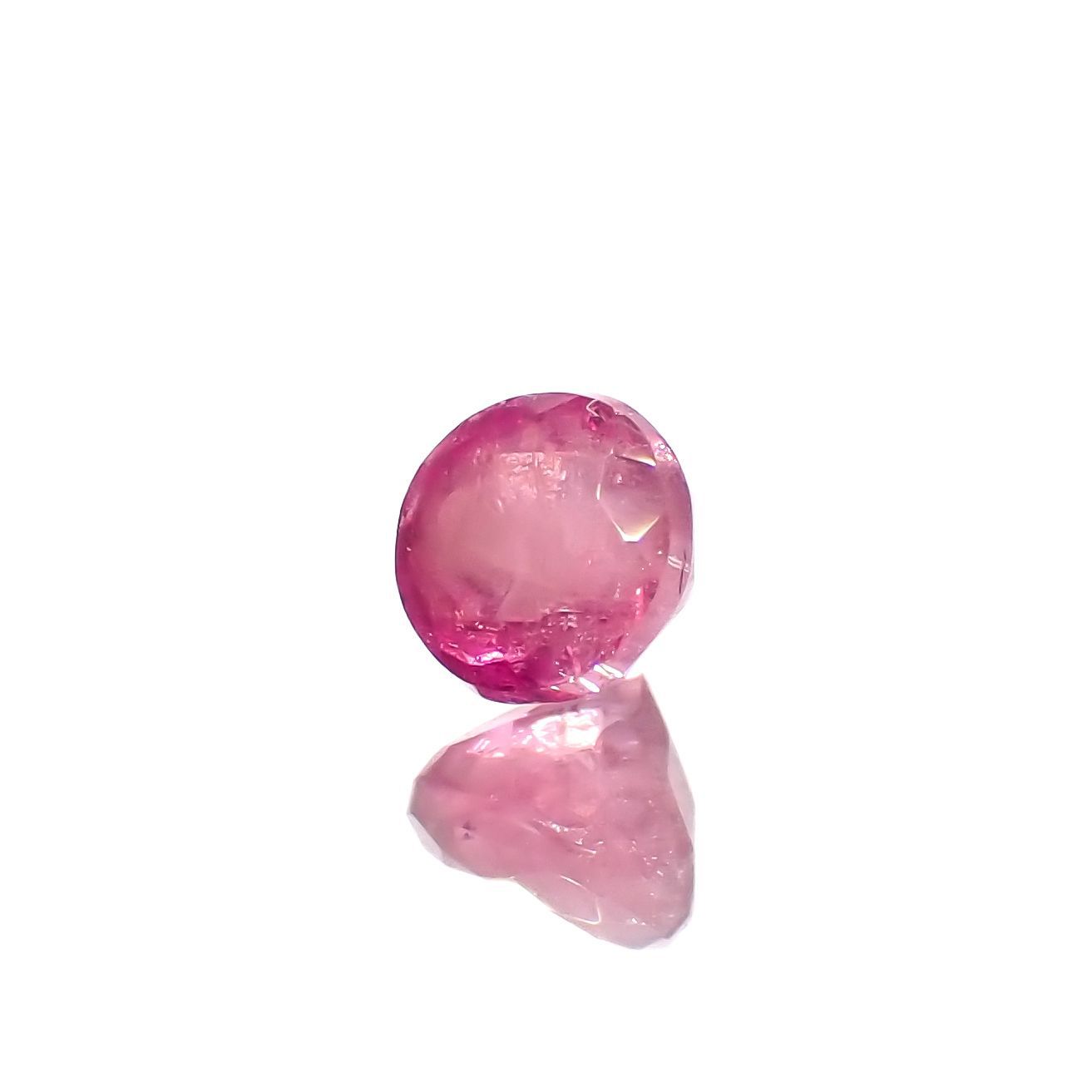 レッドベリル(宝石名レッド・ベリル/ピンク・ベリル)アメリカ・ユタ州産 0.23ct 識別済[220716754]3.6x3.6mm前後